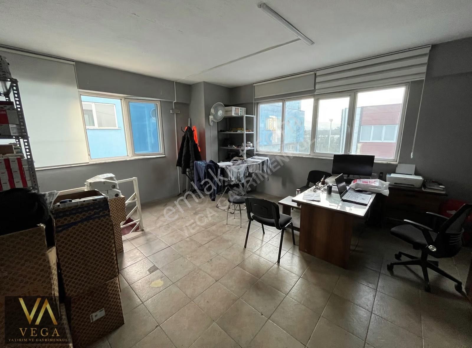 Esnaf Sanatkarlar Çarşısında Kiralık 3 Katlı Dükkan - Görsel 9