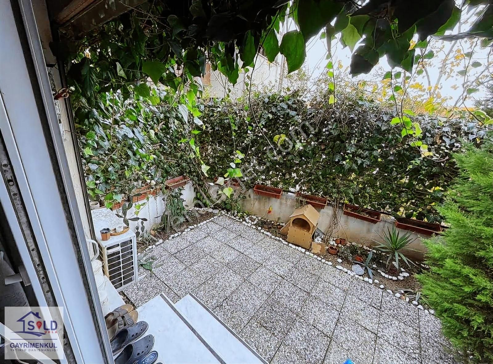 Üçyol Metro Yakını Kiralık Bahçeli Eşyalı 1+1 Daire