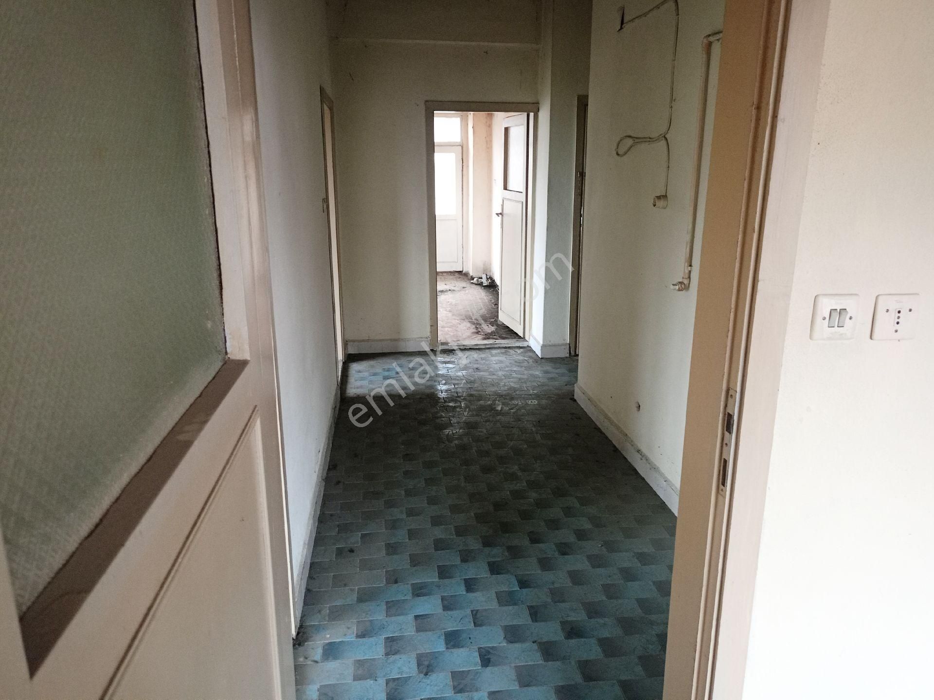 Akçaabat Darıca' Da Potansiyel Yatırımlık Komple Satılık 4 Katlı Müstakil Bina - Görsel 24