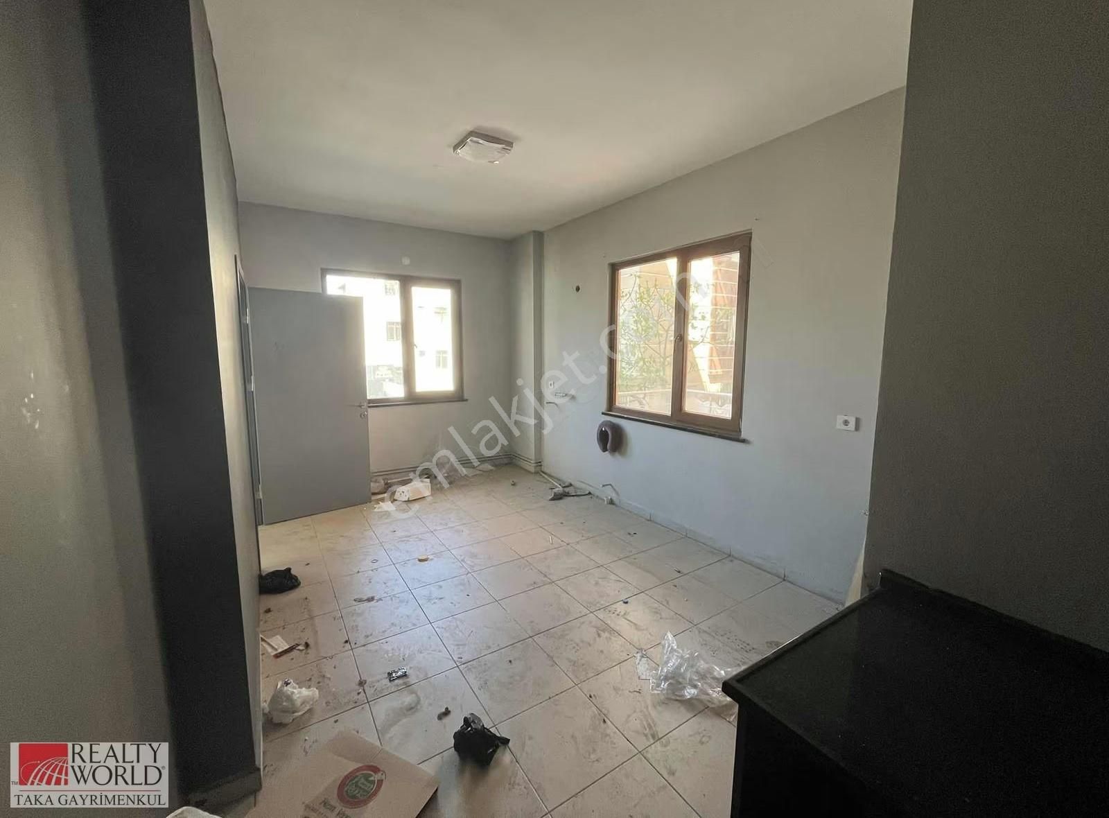 İşlek Lokasyonda,hazır Durumda Masrafsız Kiralık Dükkan - Görsel 17