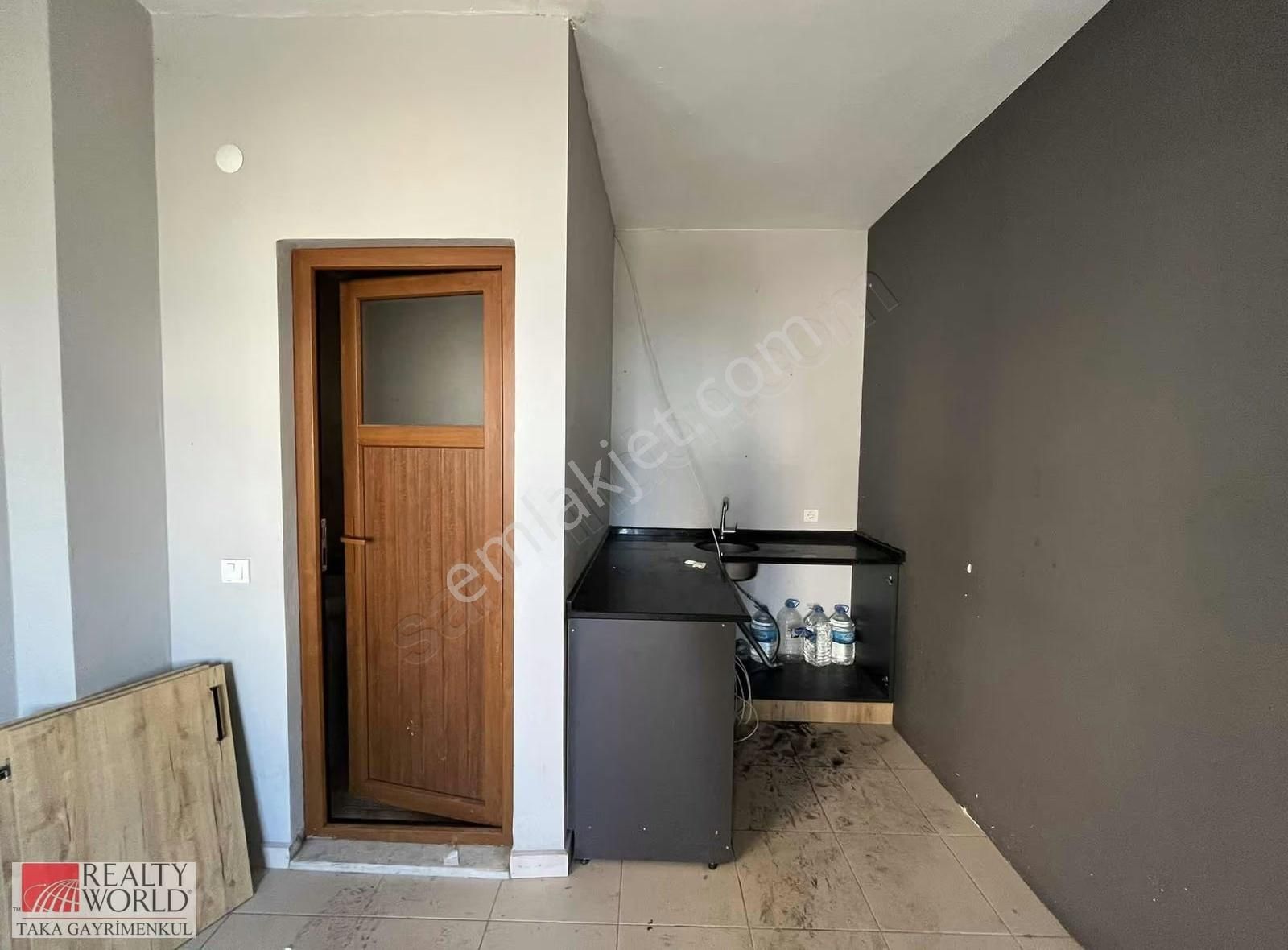 İşlek Lokasyonda,hazır Durumda Masrafsız Kiralık Dükkan - Görsel 15