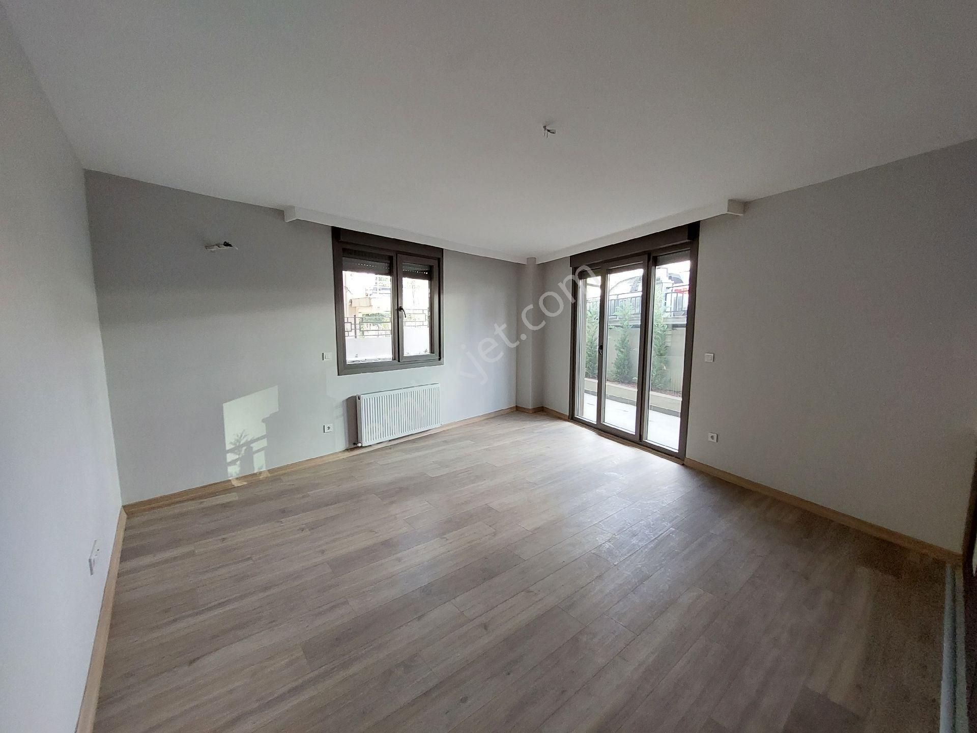 Maltepe Küçükyalı 'da 1+1 Bahçe Katı Metroya Ve Marmaraya - Görsel 5