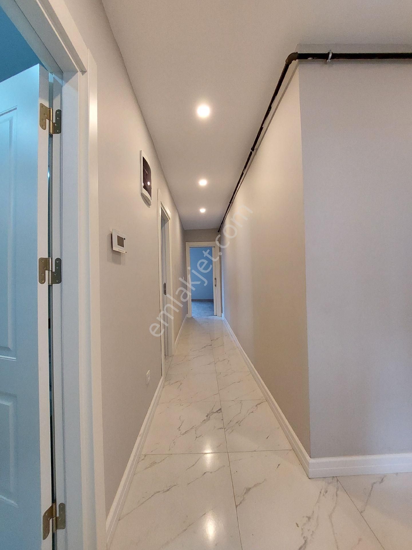 Maltepe Küçükyalı 'da 1+1 Bahçe Katı Metroya Ve Marmaraya - Görsel 2