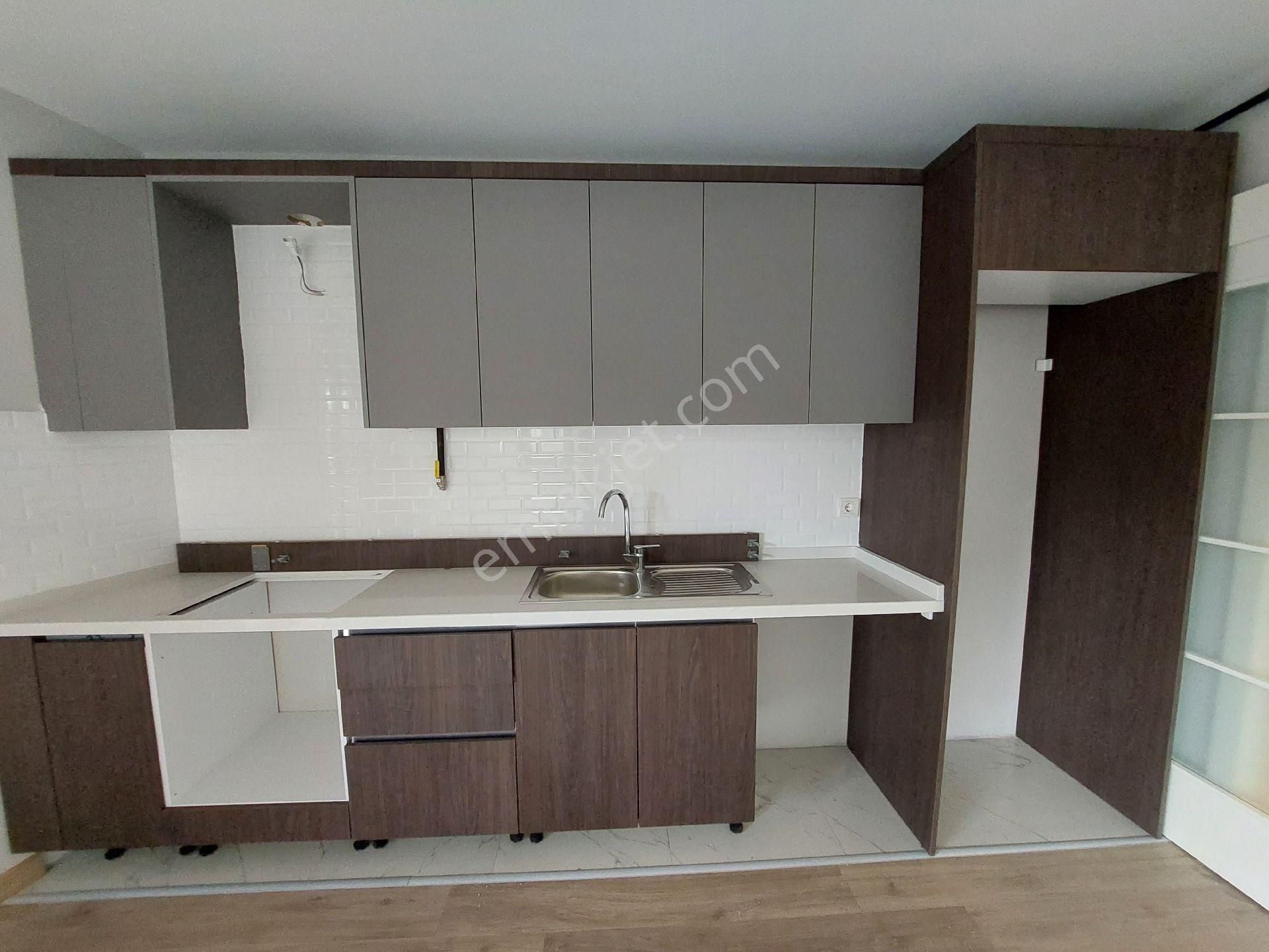 Maltepe Küçükyalı 'da 1+1 Bahçe Katı Metroya Ve Marmaraya - Görsel 6