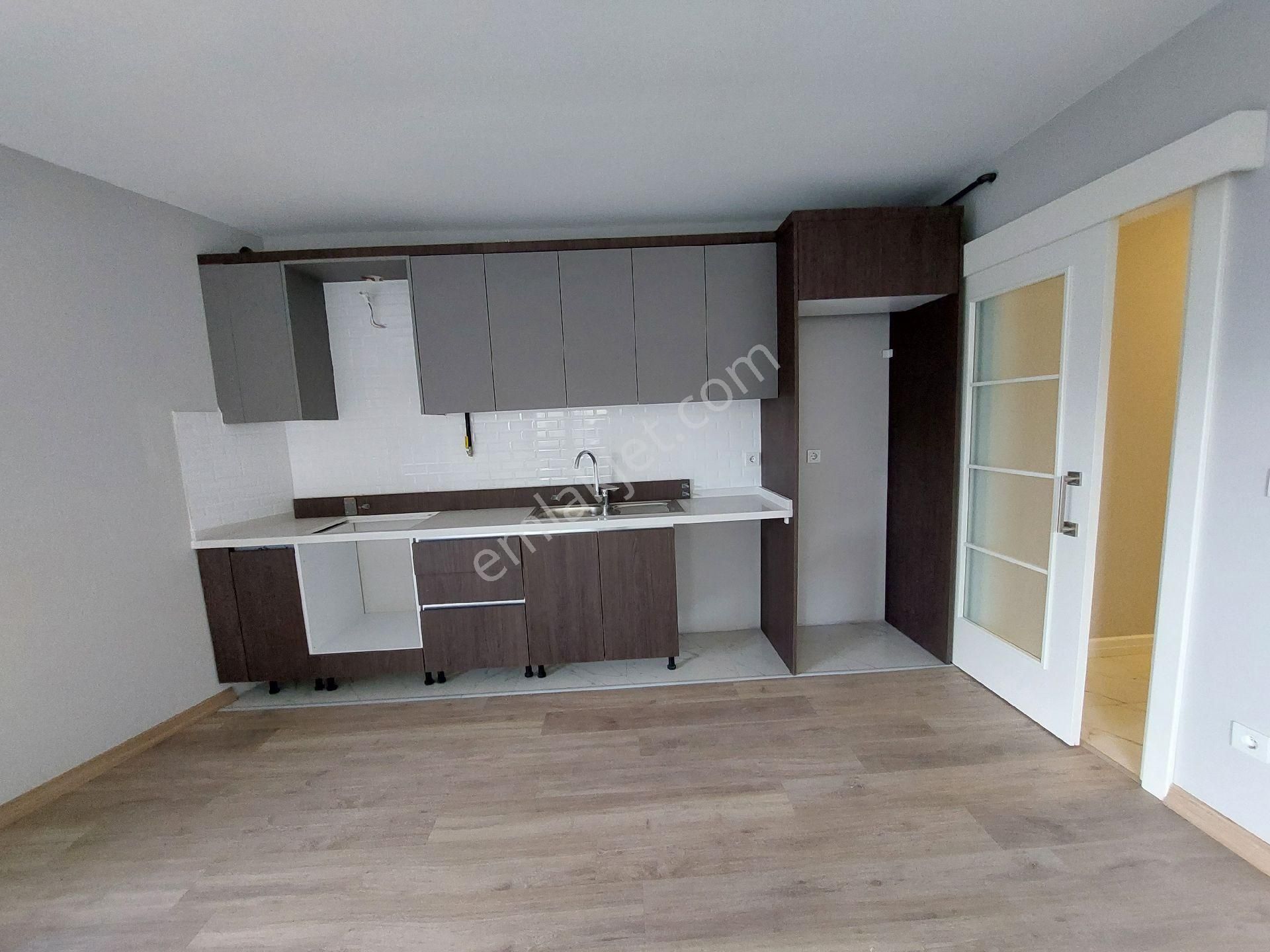 Maltepe Küçükyalı 'da 1+1 Bahçe Katı Metroya Ve Marmaraya - Görsel 21