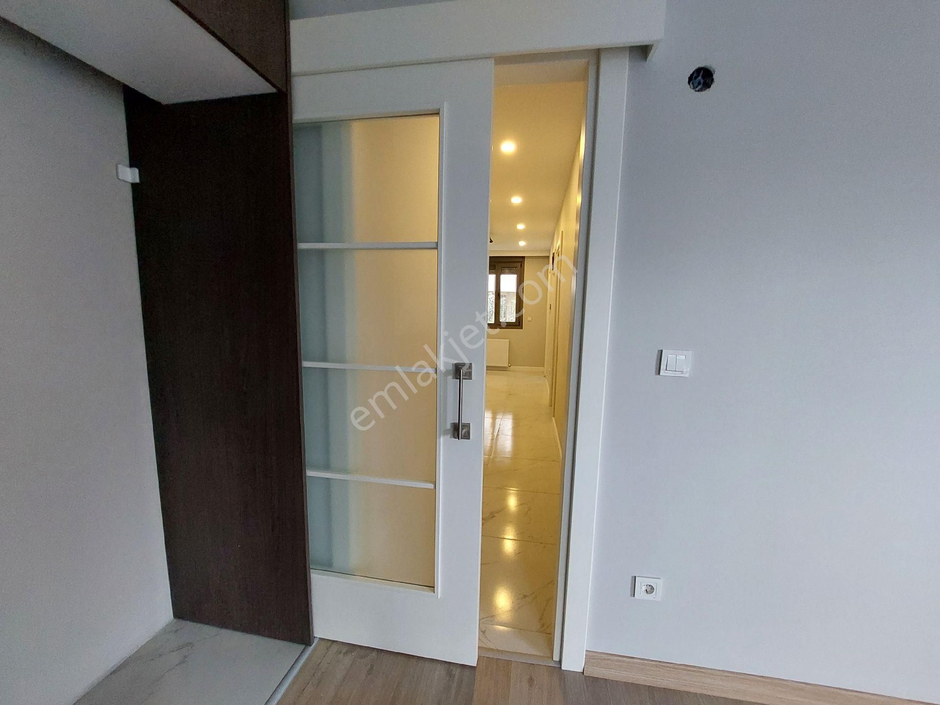 Maltepe Küçükyalı 'da 1+1 Bahçe Katı Metroya Ve Marmaraya - Görsel 9