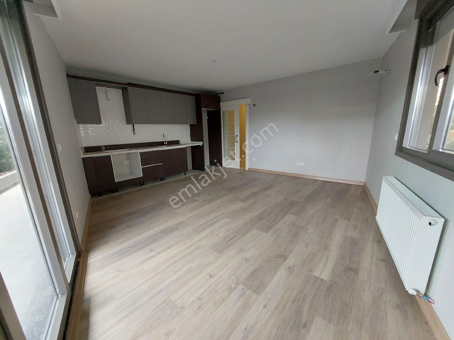 Maltepe Küçükyalı 'da 1+1 Bahçe Katı Metroya Ve Marmaraya - Görsel 17