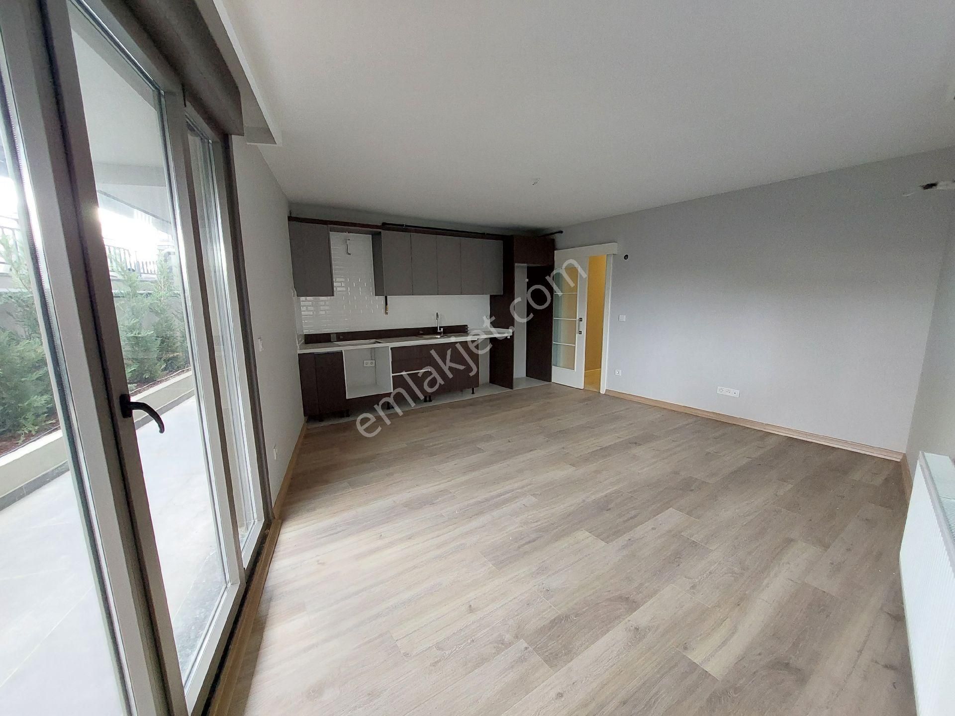 Maltepe Küçükyalı 'da 1+1 Bahçe Katı Metroya Ve Marmaraya - Görsel 11