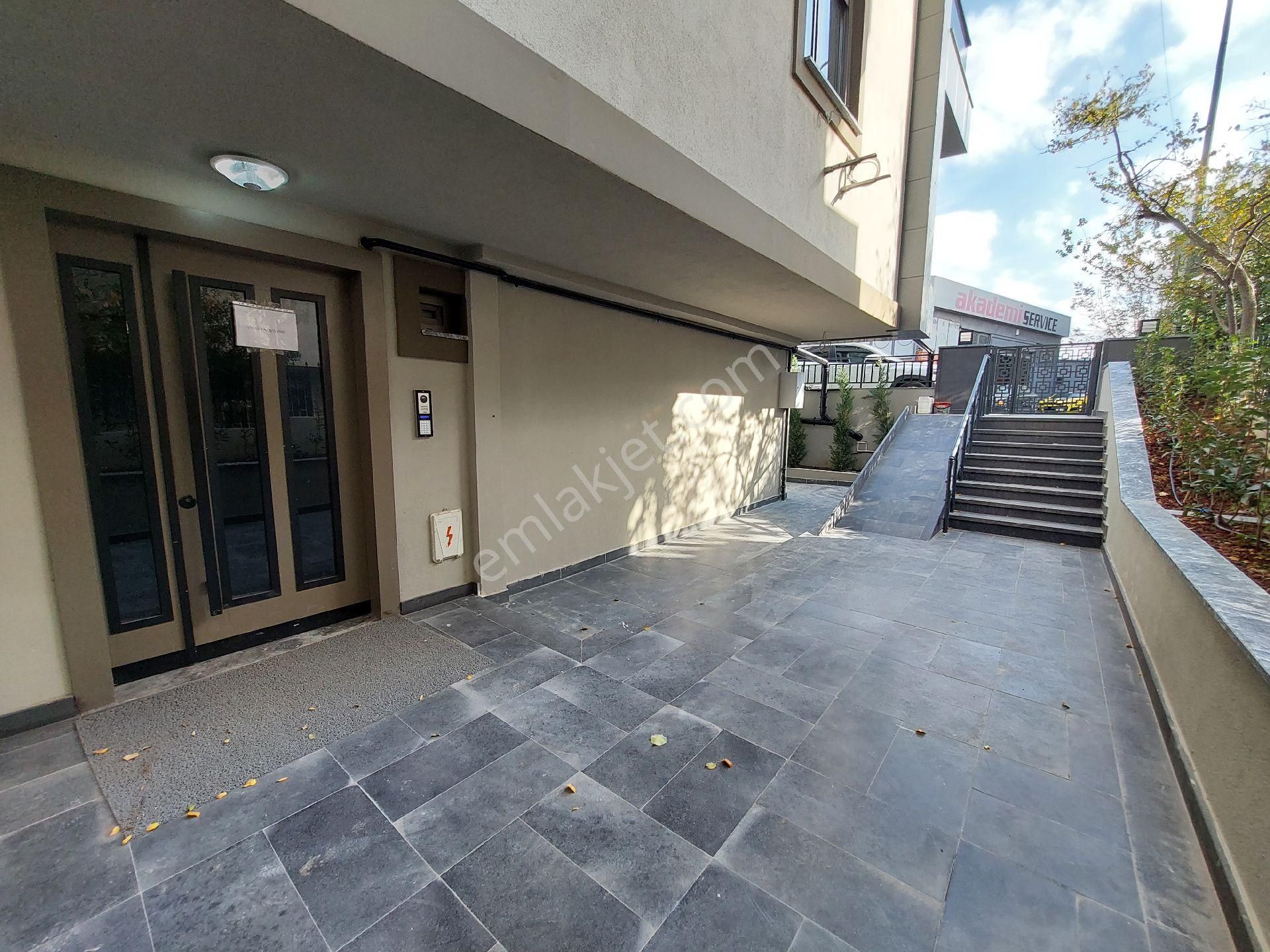 Maltepe Küçükyalı 'da 1+1 Bahçe Katı Metroya Ve Marmaraya - Görsel 16