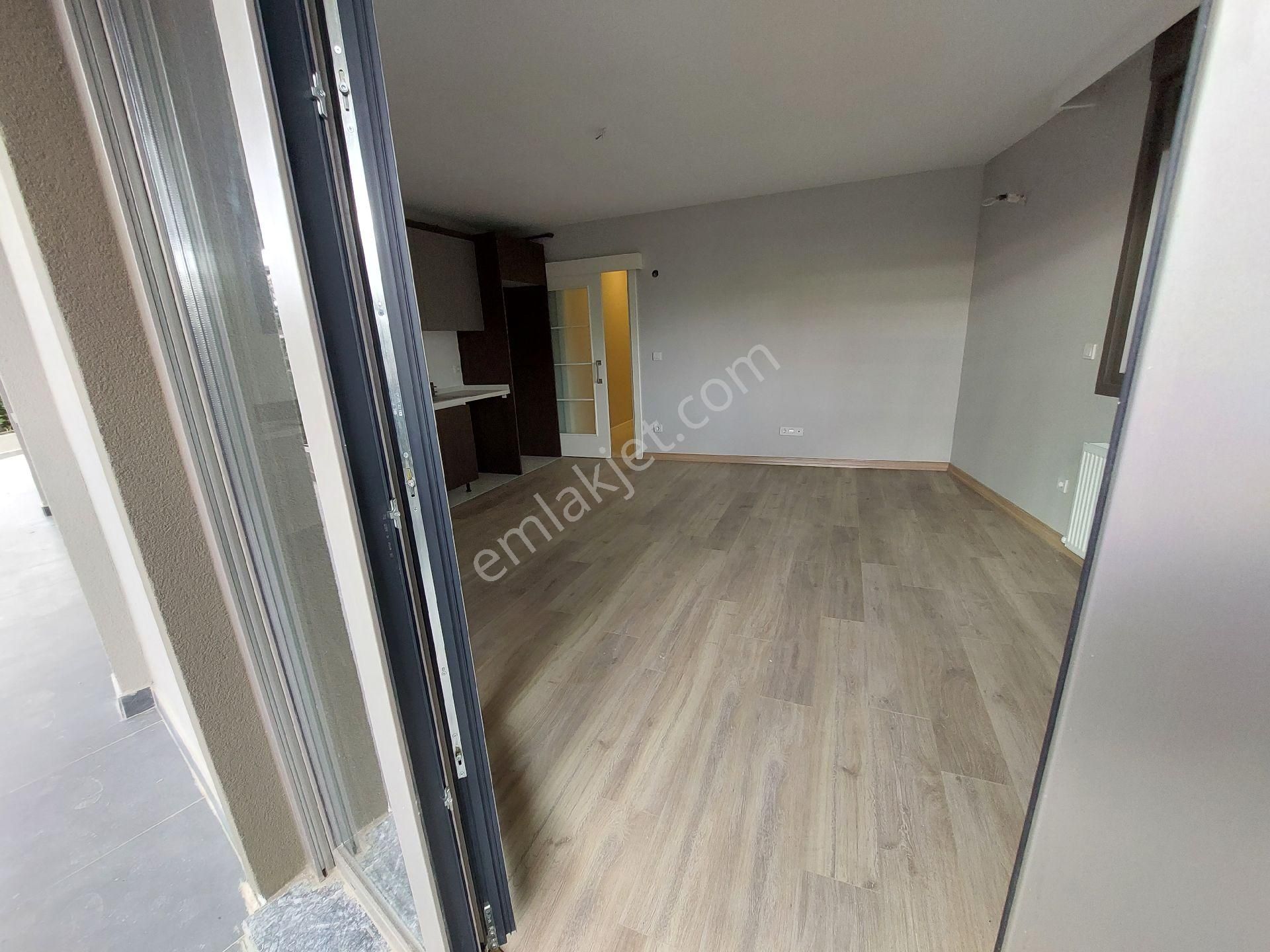 Maltepe Küçükyalı 'da 1+1 Bahçe Katı Metroya Ve Marmaraya - Görsel 25