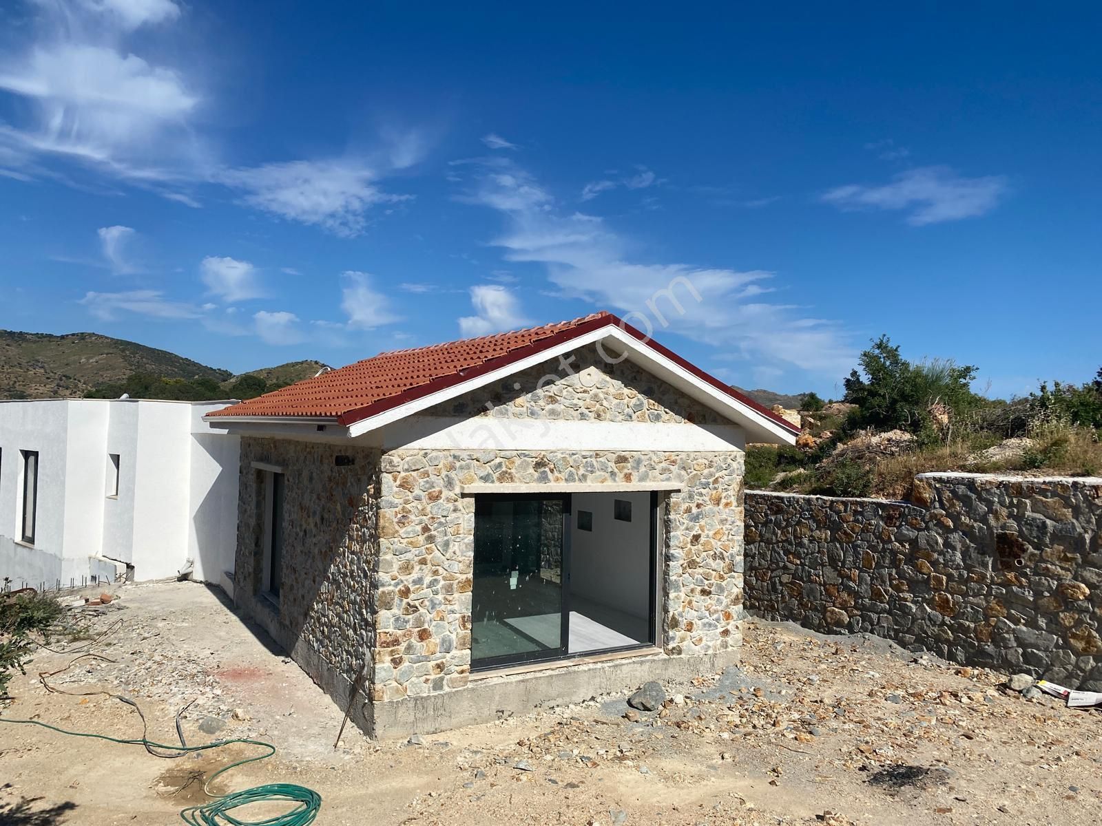 Bodrum Dereköy Satılık Müstakil Büyük Bahçeli Yeni Ev Araç Takasına Uygun Doğa İçinde - Görsel 4