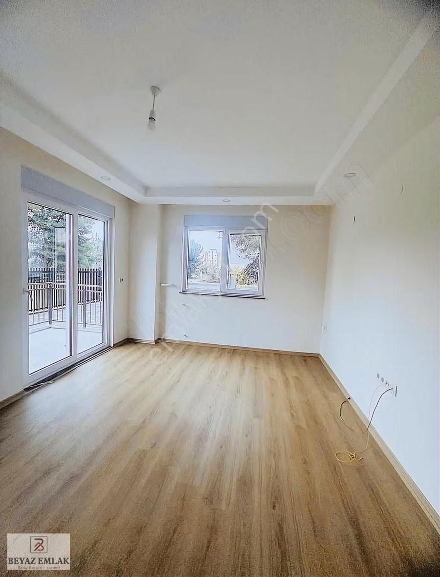 Beyaz Emlak'tan Aydoğmuş'ta Tramvaya Yakın Sıfır Kullanışlı 1+1 - Görsel 9