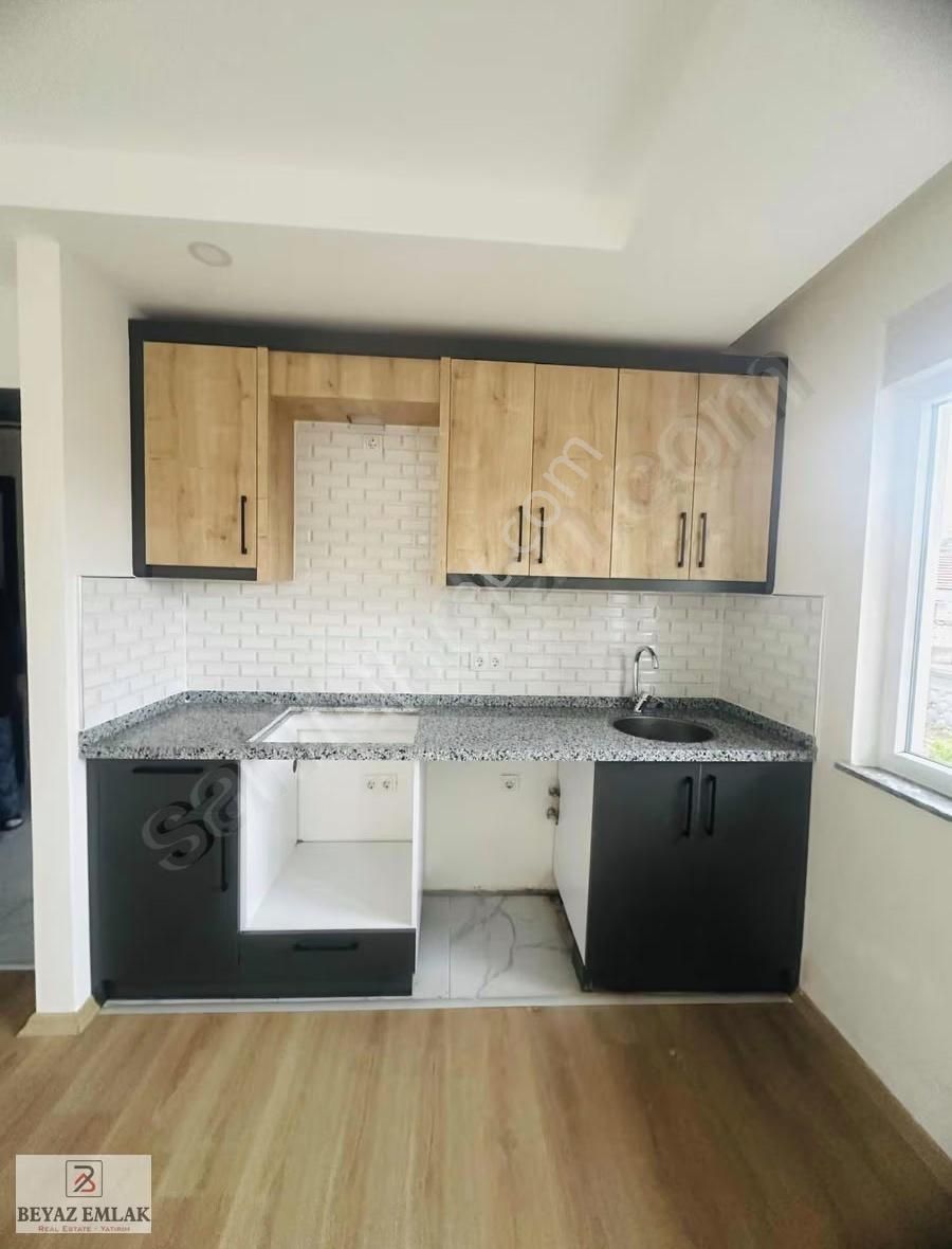 Beyaz Emlak'tan Aydoğmuş'ta Tramvaya Yakın Sıfır Kullanışlı 1+1 - Görsel 3