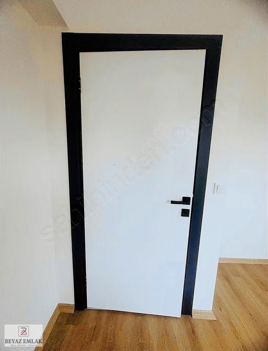 Beyaz Emlak'tan Aydoğmuş'ta Tramvaya Yakın Sıfır Kullanışlı 1+1 - Görsel 13
