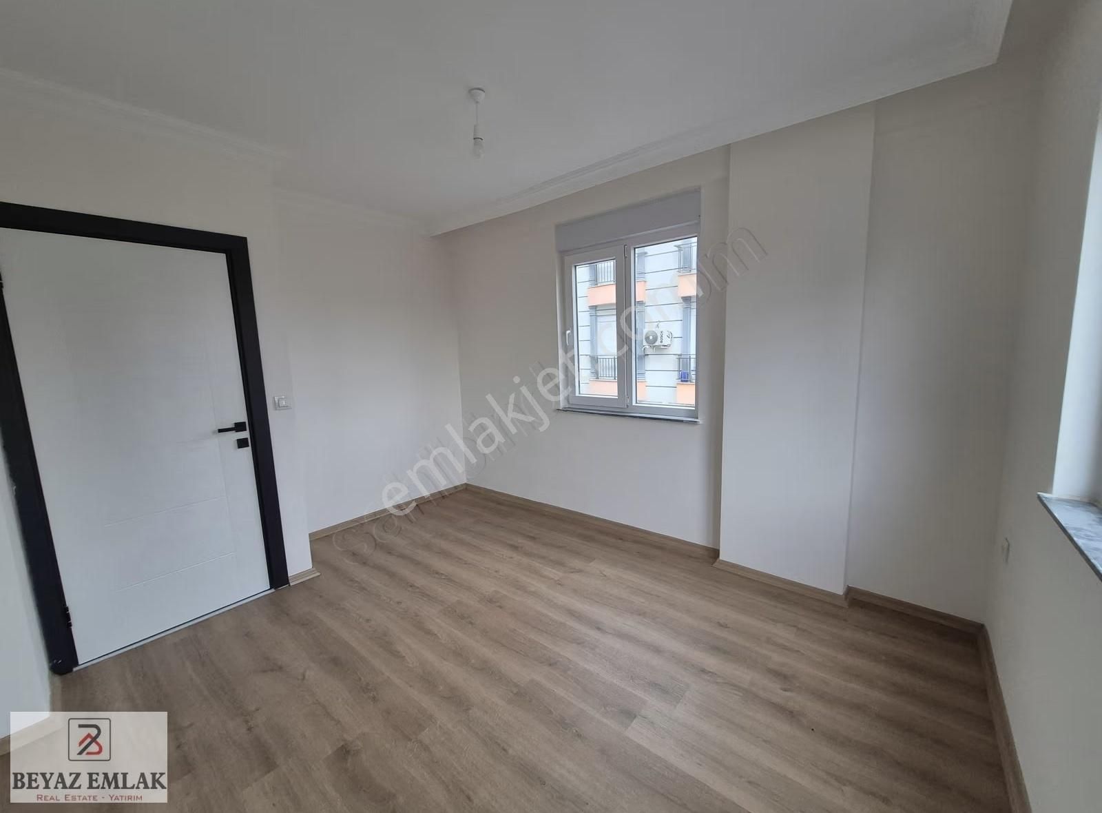 Aydoğmuş Mah. Katta Asansörlü Balkonlu Tramvaya Yakın 1+1 - Görsel 2