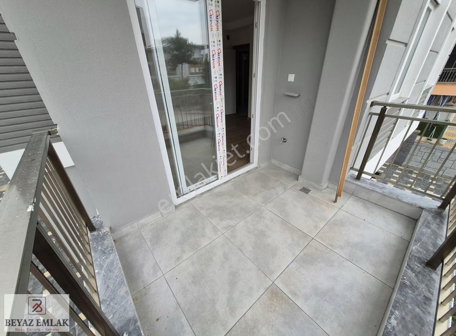 Aydoğmuş Mah. Katta Asansörlü Balkonlu Tramvaya Yakın 1+1 - Görsel 8