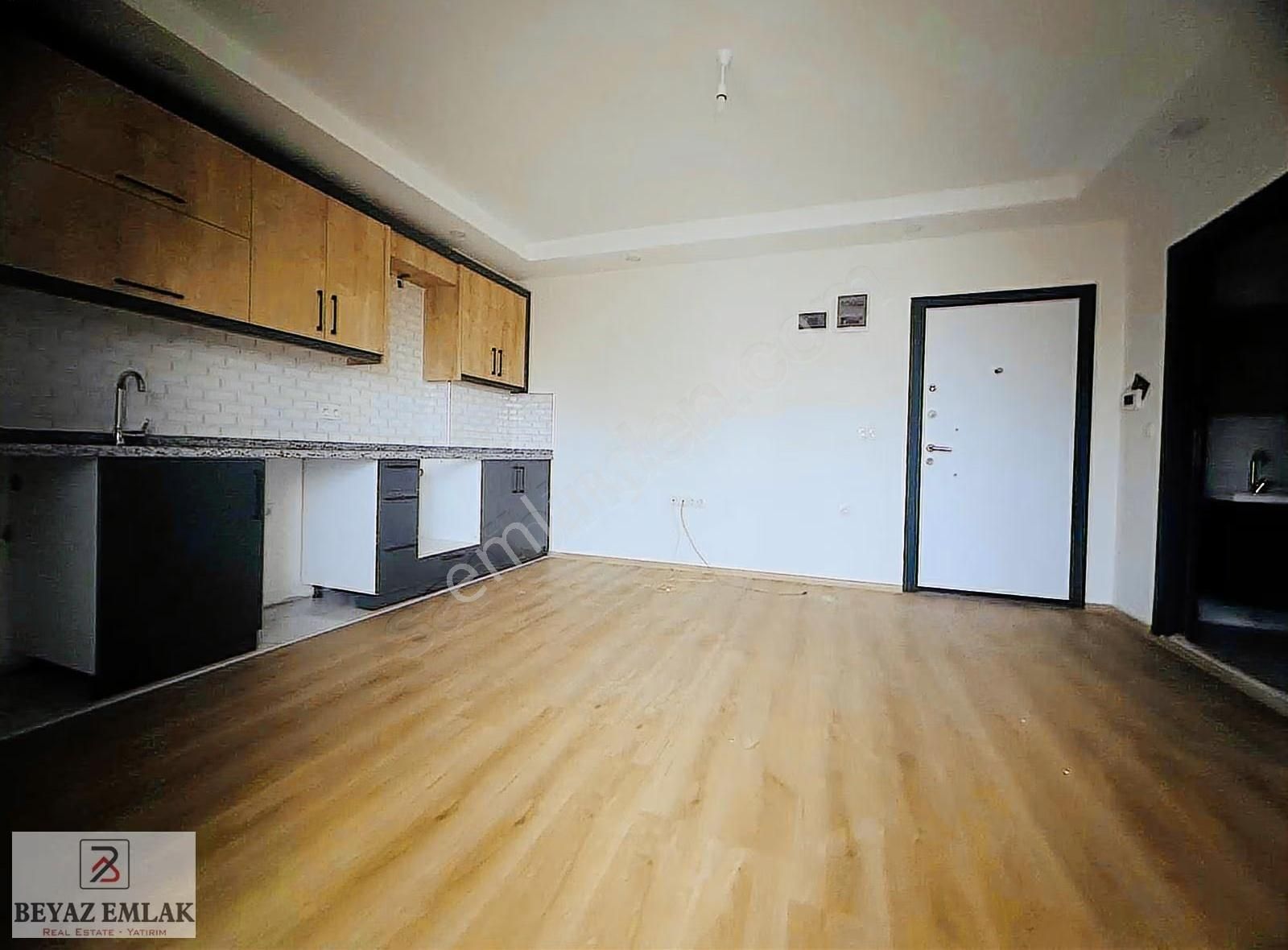 Beyaz Emlak'tan Tramvaya Yakın Katta Balkonlu Sıfır 1+1 - Görsel 3