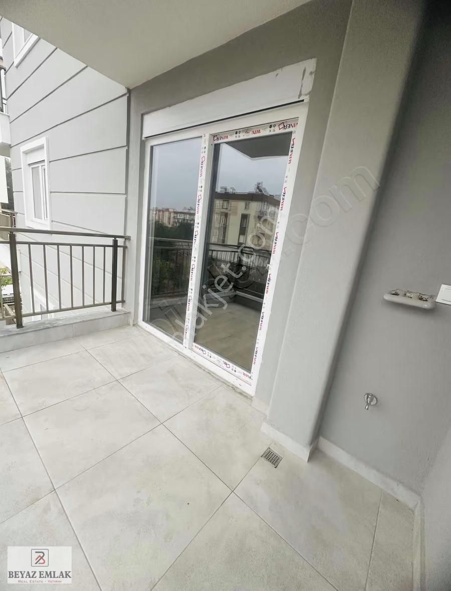 Beyaz Emlak'tan Tramvaya Yakın Katta Balkonlu Sıfır 1+1 - Görsel 9