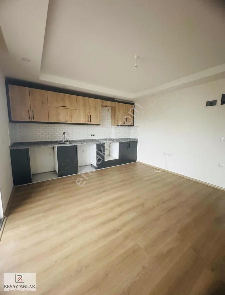 Beyaz Emlak'tan Tramvaya Yakın Katta Balkonlu Sıfır 1+1 - Görsel 6