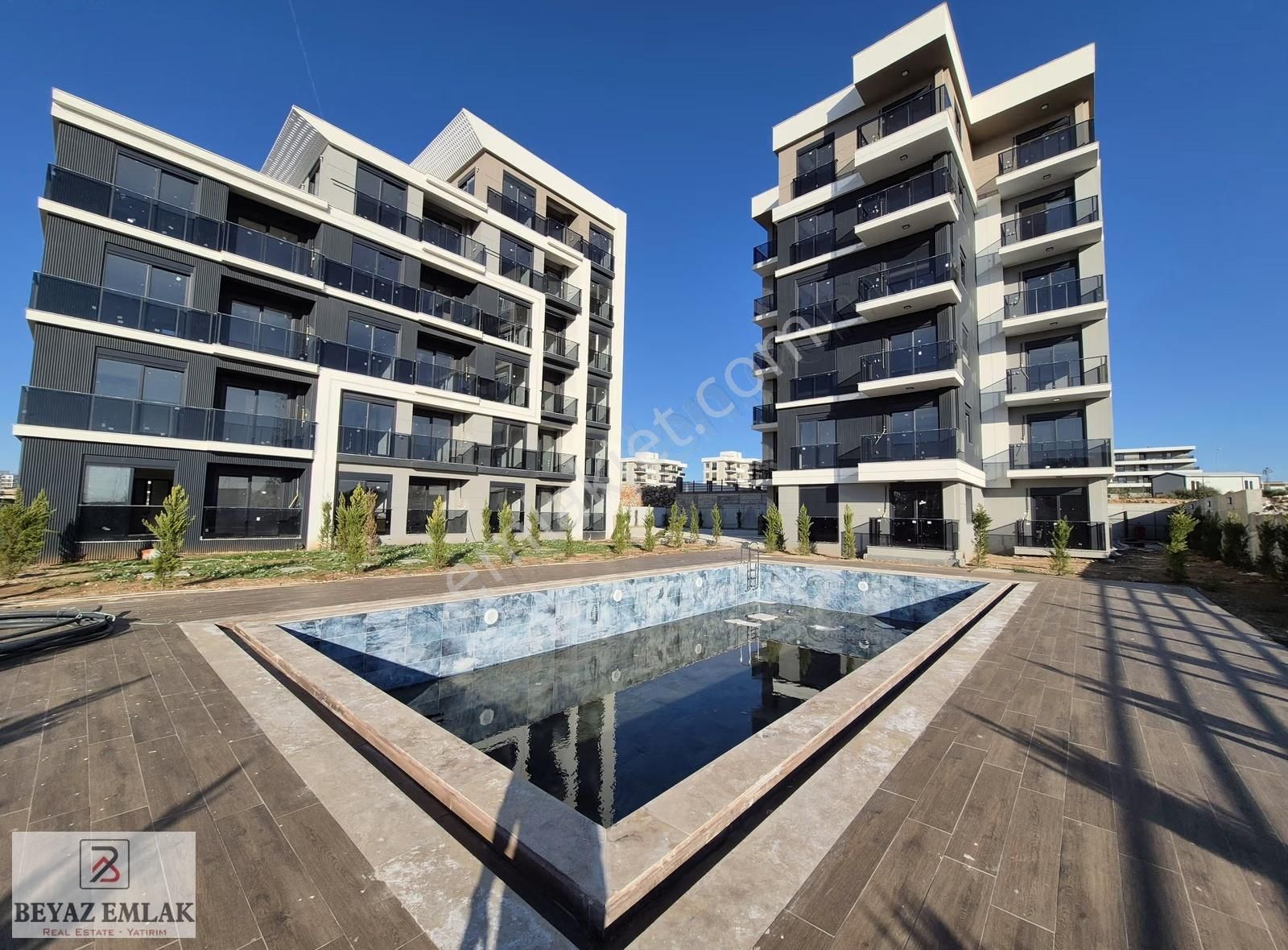 Altıntaş Mah. Havuzlu Sitede Katta 1+1 Lüks Sıfır Daire - Görsel 3