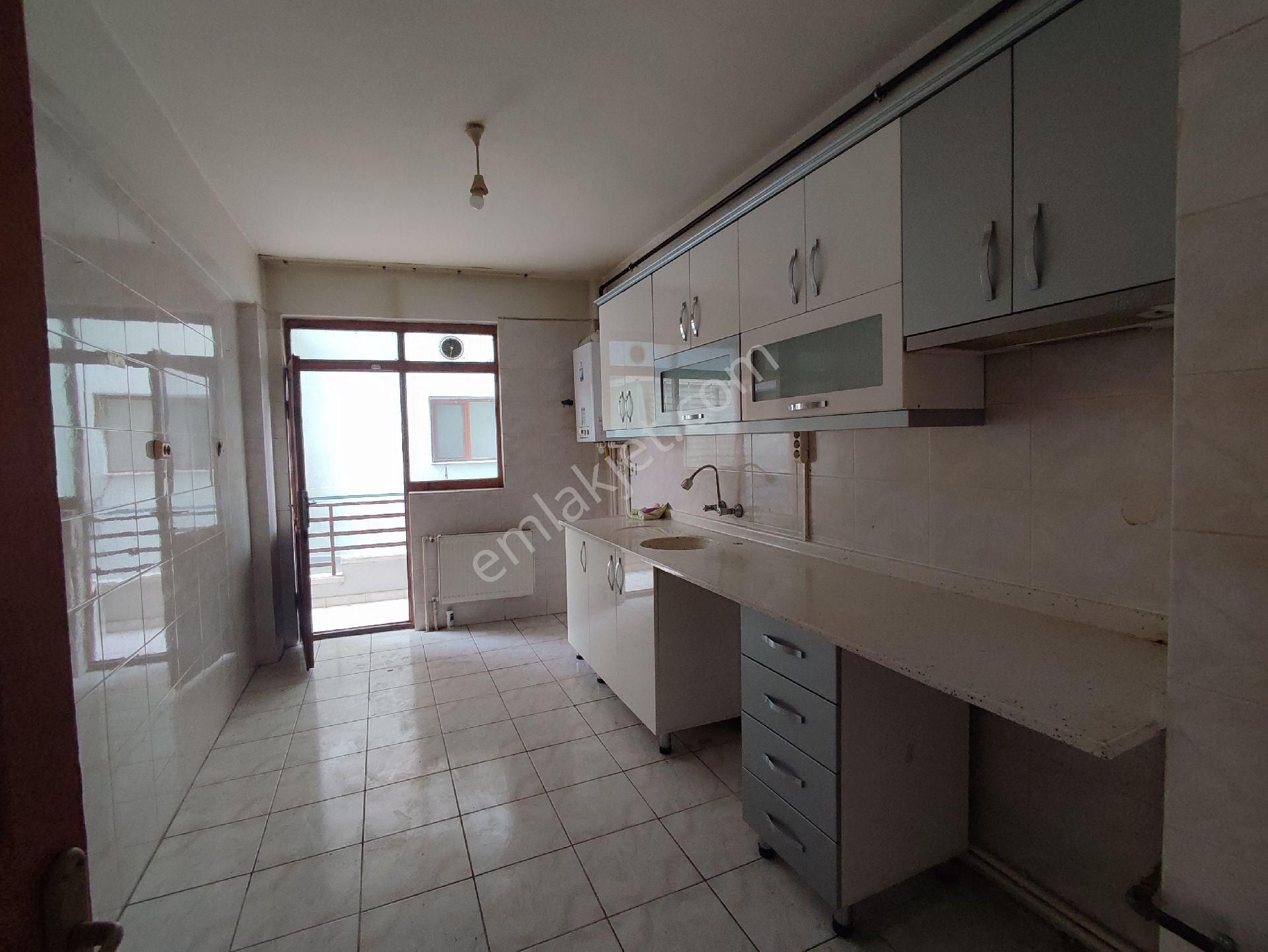 Ragıp Tüzün Esentepe Aras Sokak 3+1 Kiralık Daire - Görsel 3