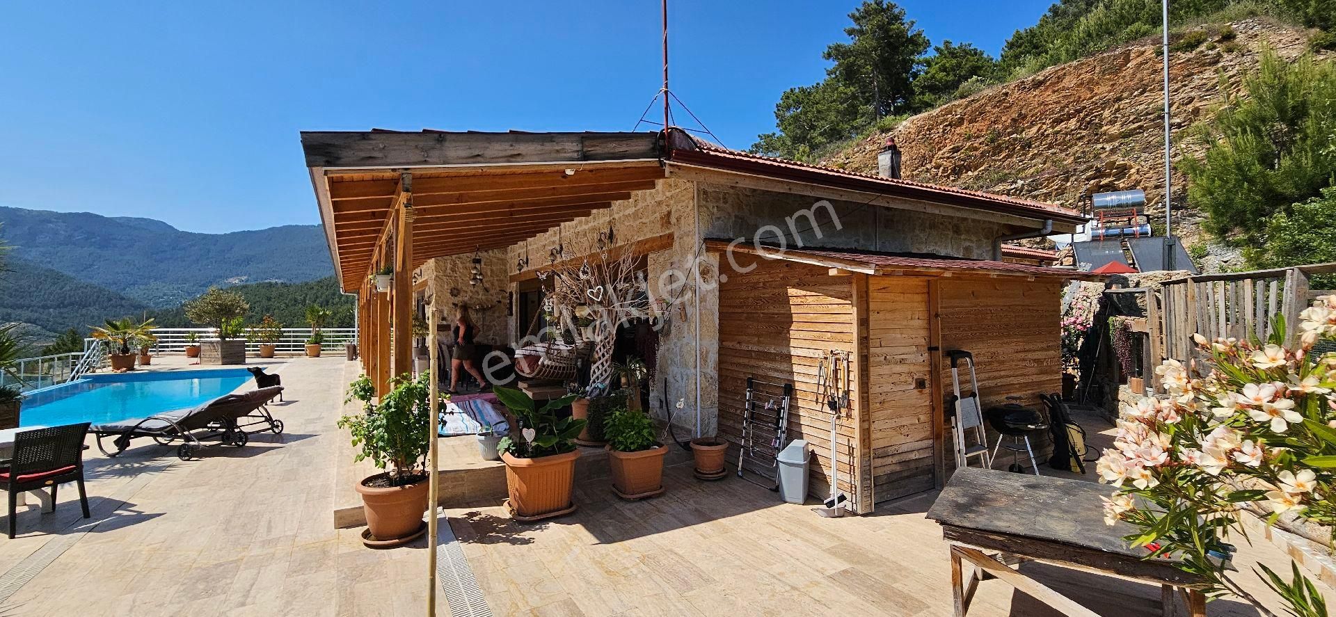 Alanya Üzümlü Mah.deniz Baraj Manzaralı Satılık 3+1 Özel Yapım Havuzlu Villa - Görsel 29