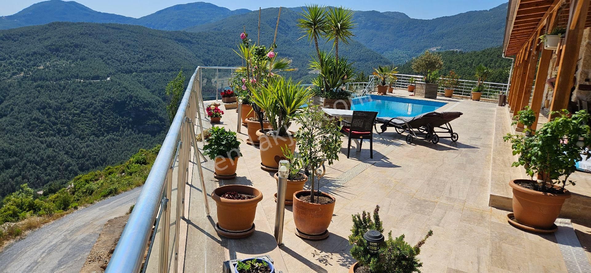 Alanya Üzümlü Mah.deniz Baraj Manzaralı Satılık 3+1 Özel Yapım Havuzlu Villa - Görsel 32