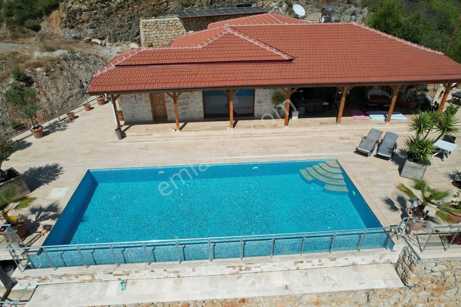 Alanya Üzümlü Mah.deniz Baraj Manzaralı Satılık 3+1 Özel Yapım Havuzlu Villa - Görsel 6