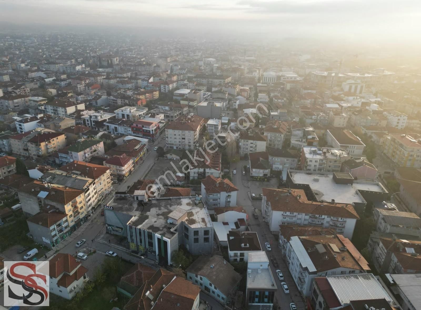 Şehrin Merkezinde Satılık Oto Kuaför Ve Araç Uygulama Merkezi - Görsel 13
