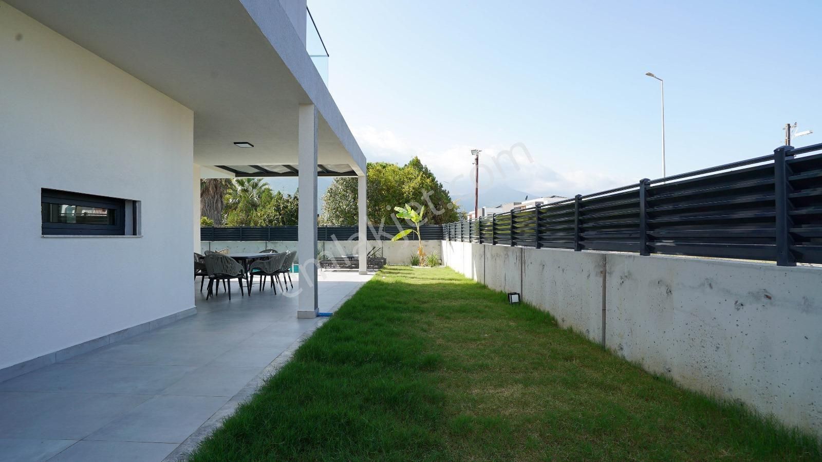 Kuşadası Güzel Çamlıda Satılıkdenize Yakın 3+ 1 Lüks Villa - Görsel 5