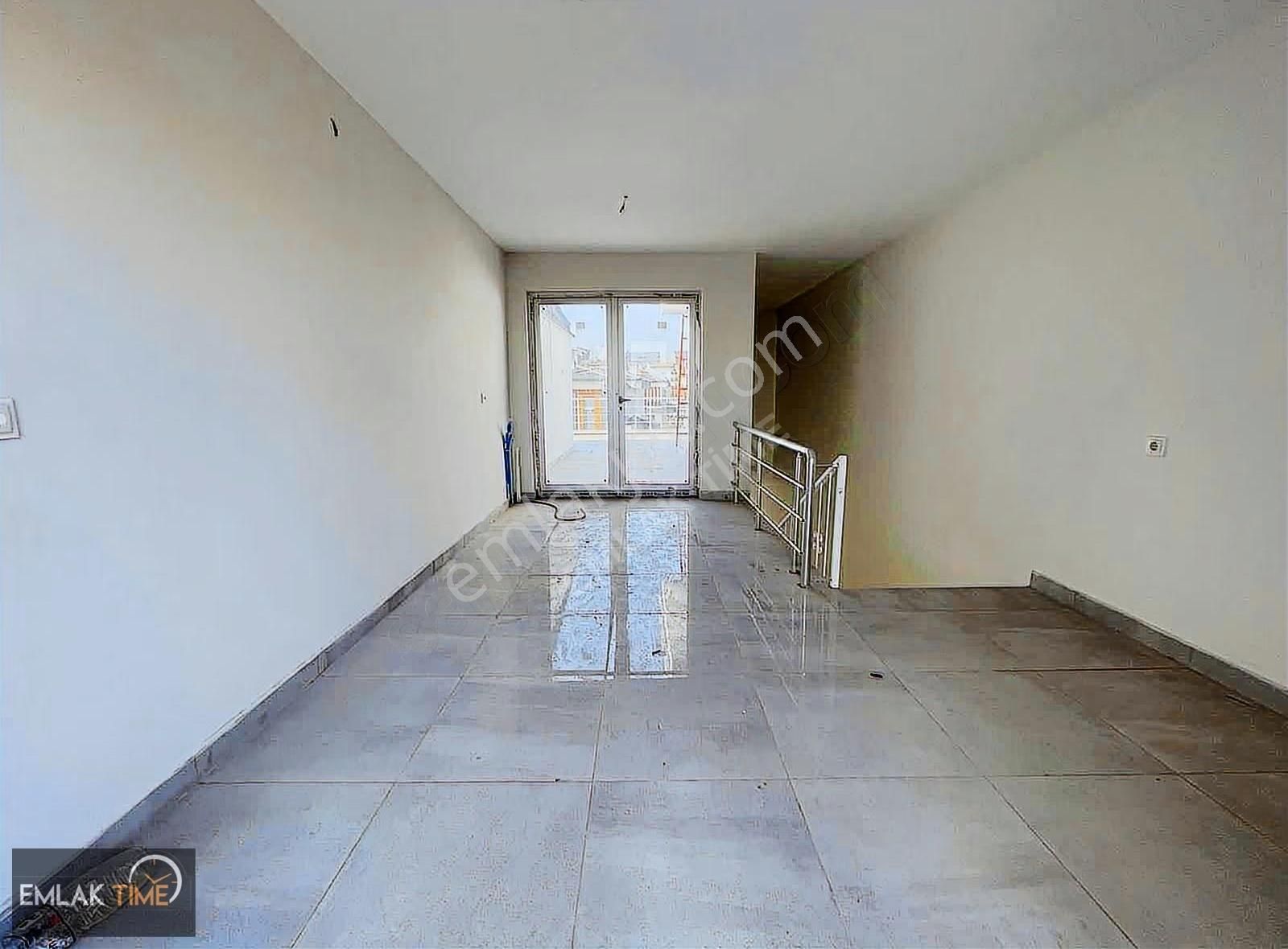 Bağlıcada Satılık 3 Katlı Bahçeli Teraslı Ticari Villa - Görsel 10