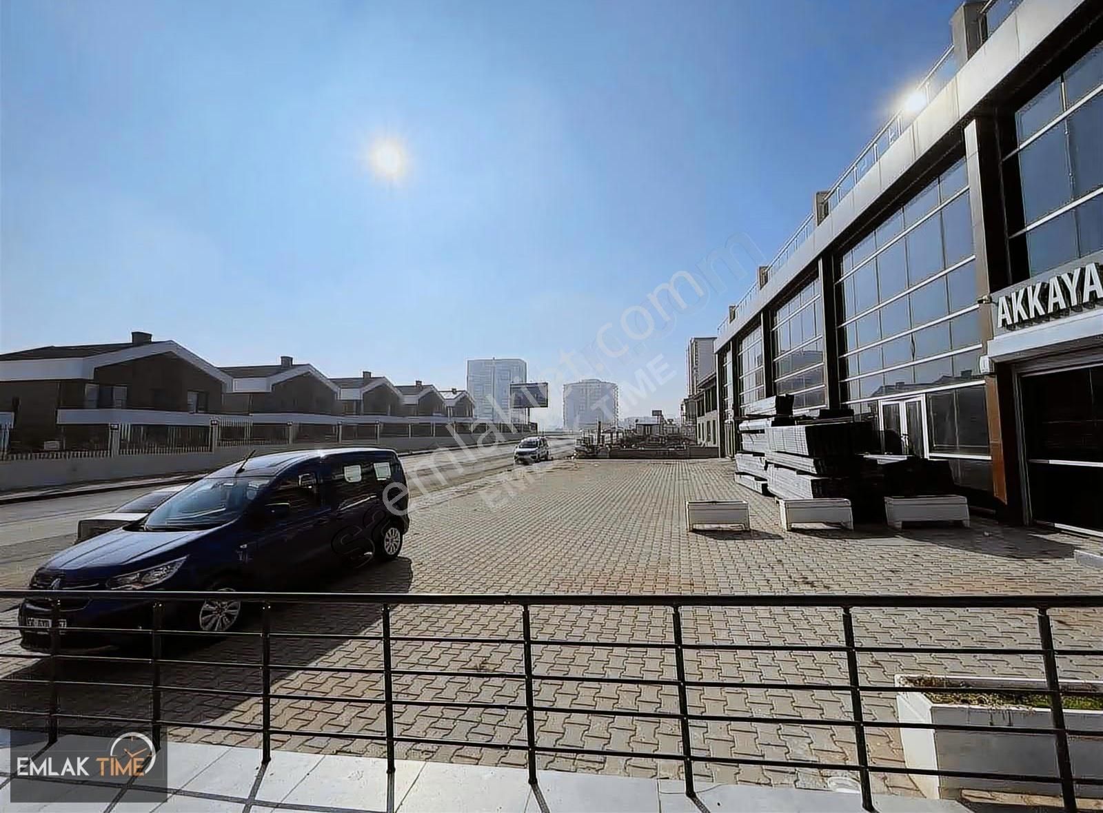 Bağlıcada Satılık 3 Katlı Bahçeli Teraslı Ticari Villa - Görsel 4