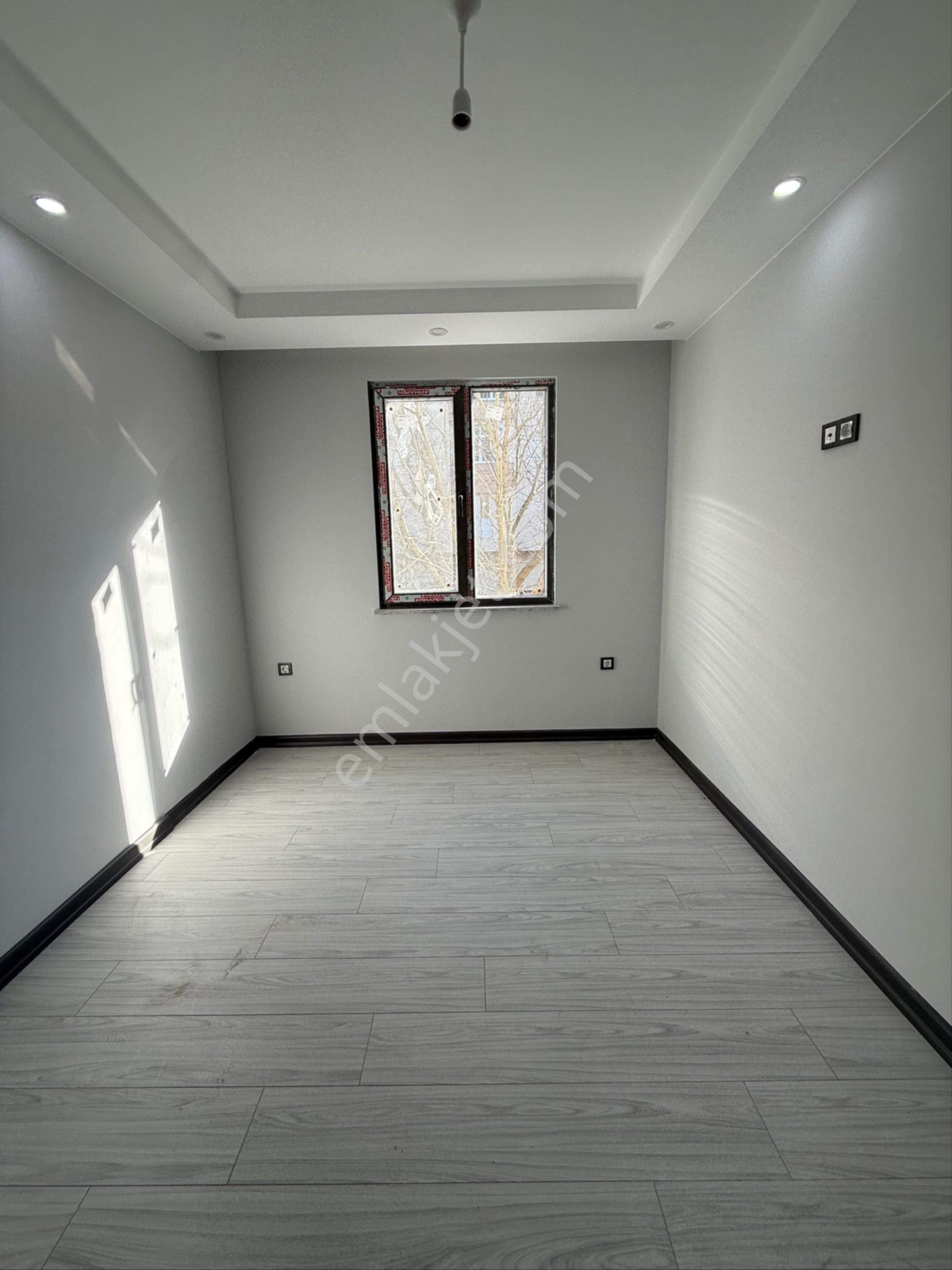 Çerkezköy Çarşı Merkezde Ofis Yada 1+1 Daire - Görsel 6