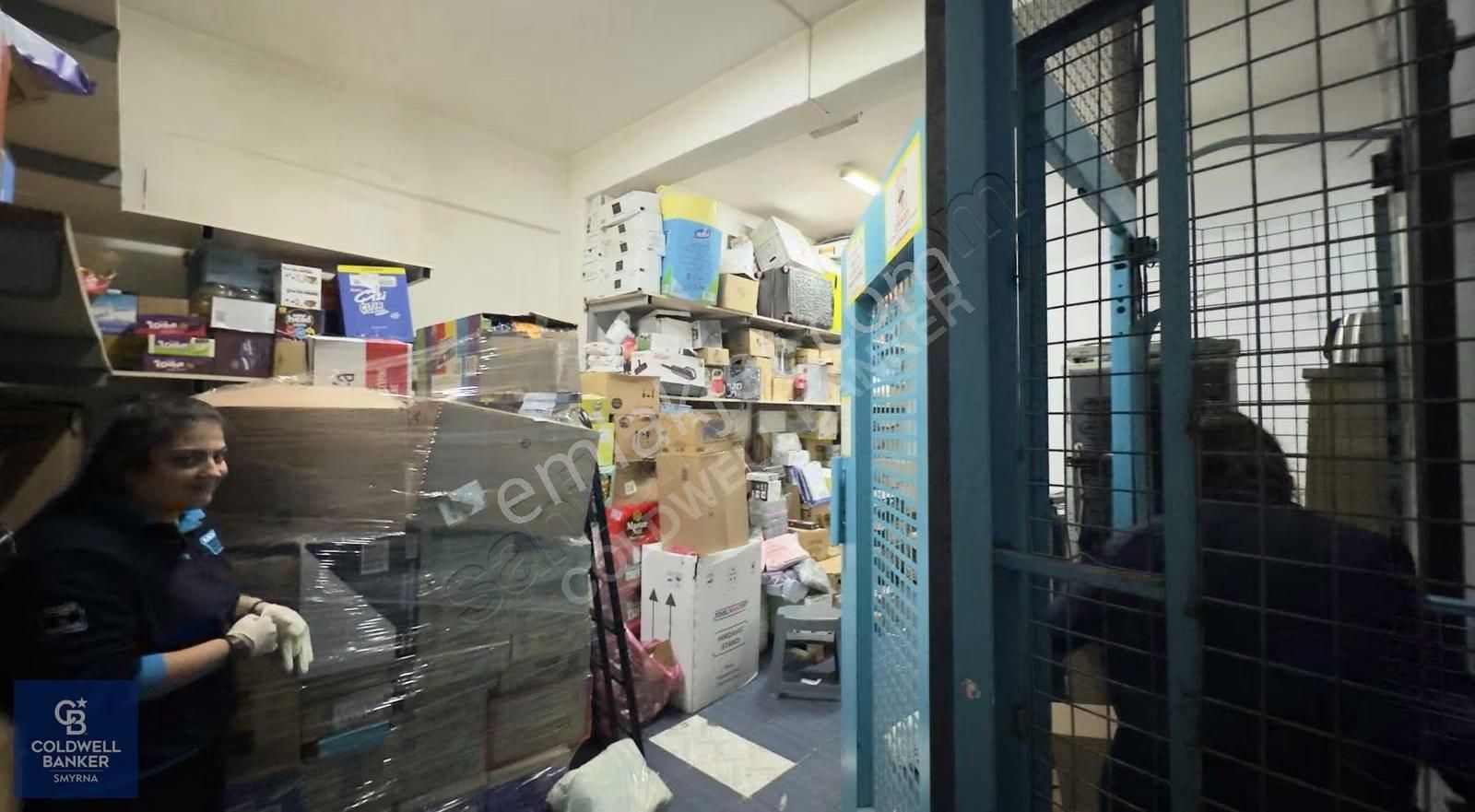 Yıldız Caddesinde Satılık Dükkan Ve Daire - Görsel 2