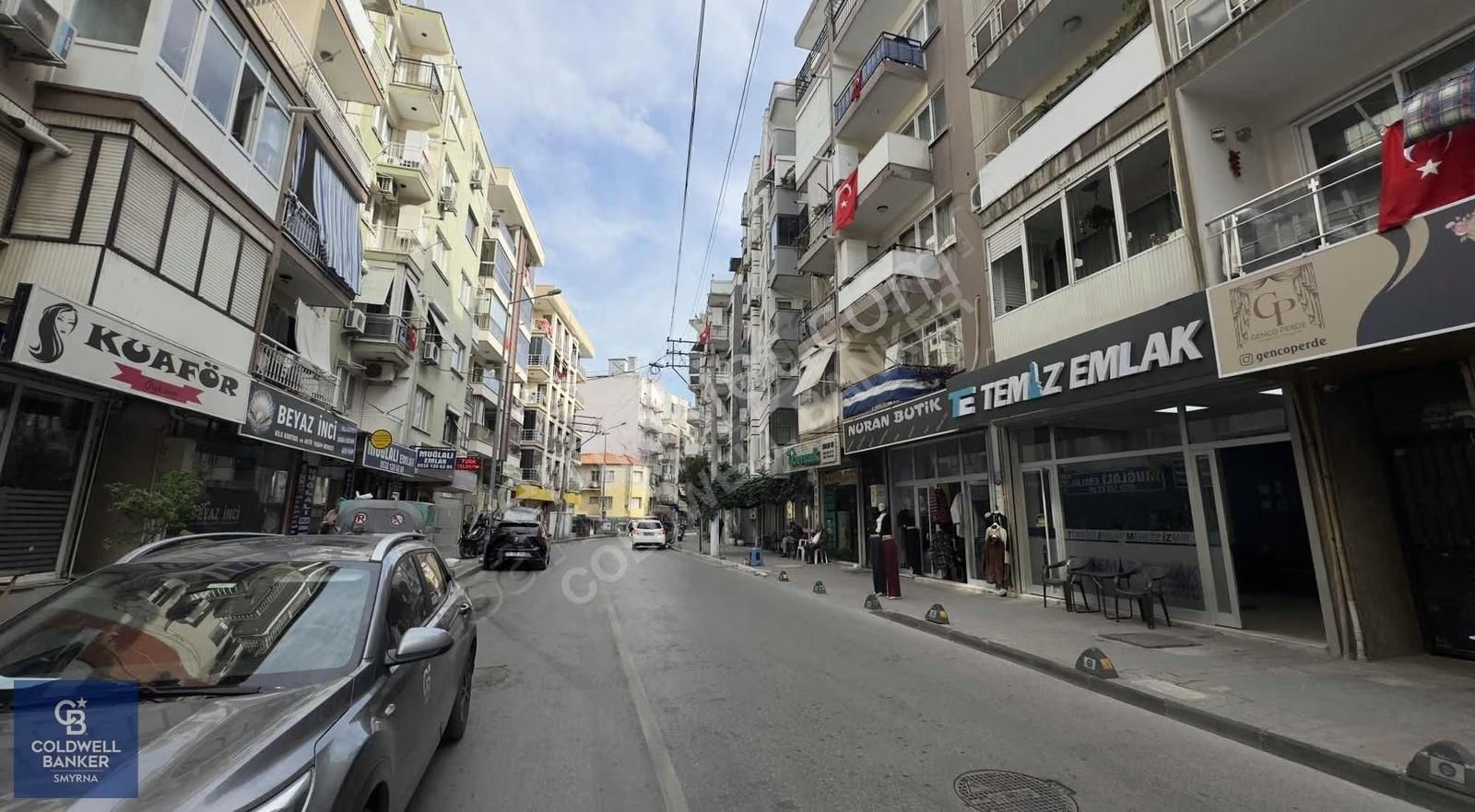 Yıldız Caddesinde Satılık Dükkan Ve Daire - Görsel 5