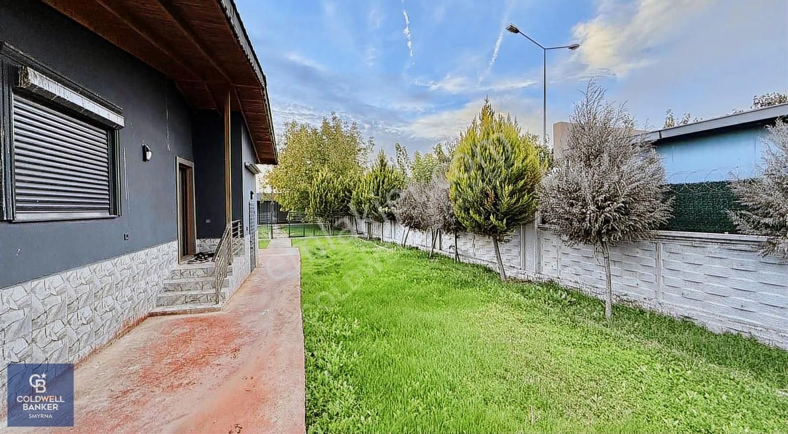 Menderes Oğlananası 1090m2 1+1 Jakuzi Havuzlu Müskatil Ev - Görsel 3