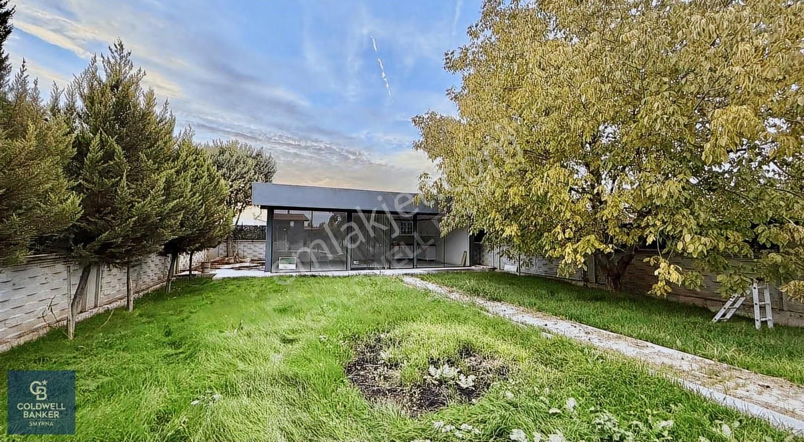 Menderes Oğlananası 1090m2 1+1 Jakuzi Havuzlu Müskatil Ev - Görsel 10