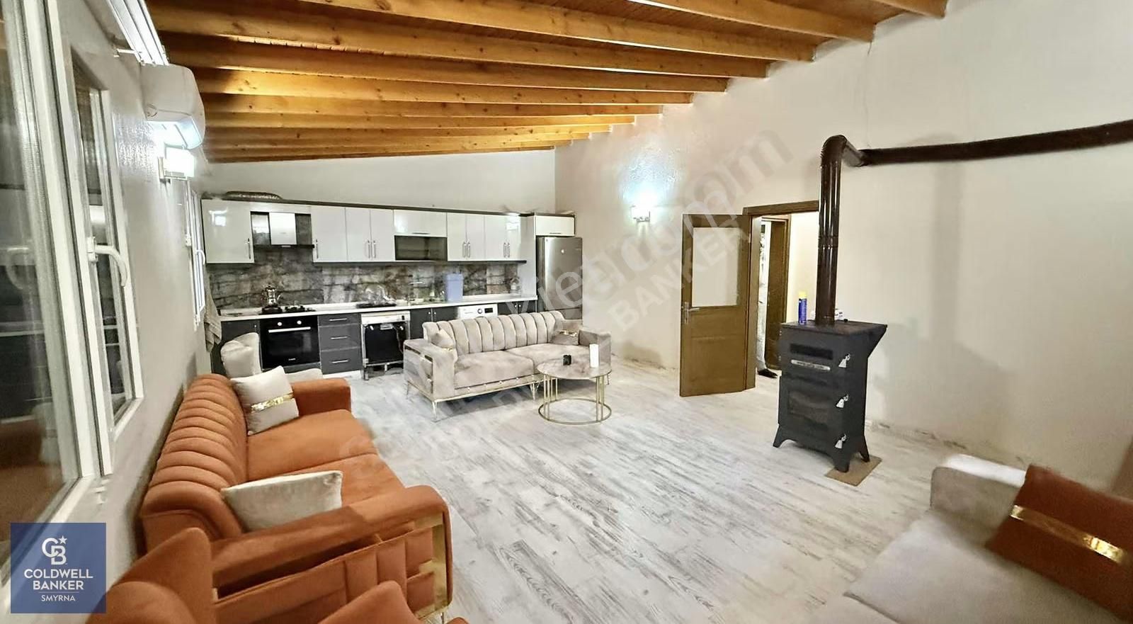 Menderes Oğlananası 1090m2 1+1 Jakuzi Havuzlu Müskatil Ev - Görsel 11