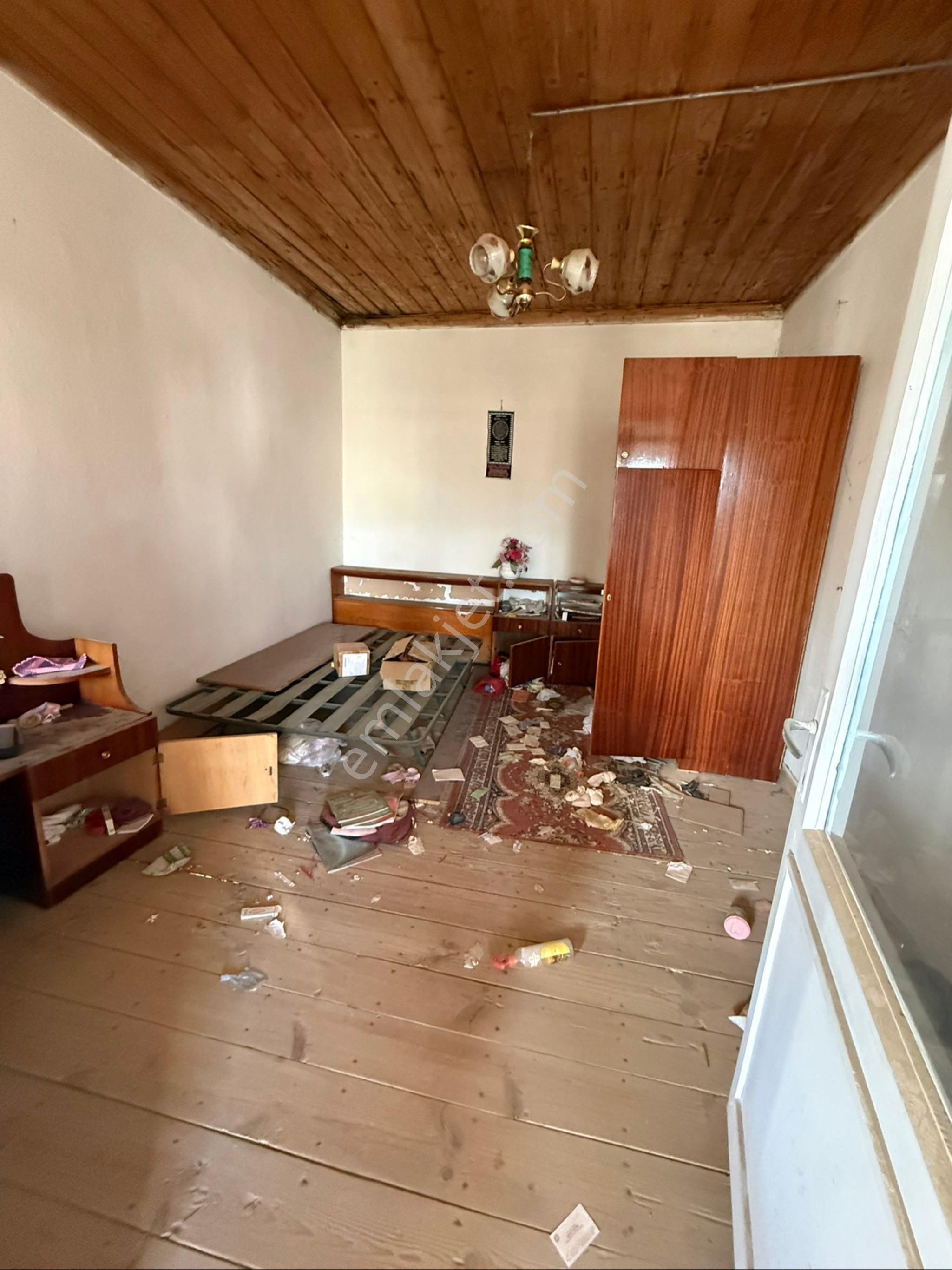 Kuyucak Merkezde Satılık 334 M2 Müstakil Ev - Görsel 7