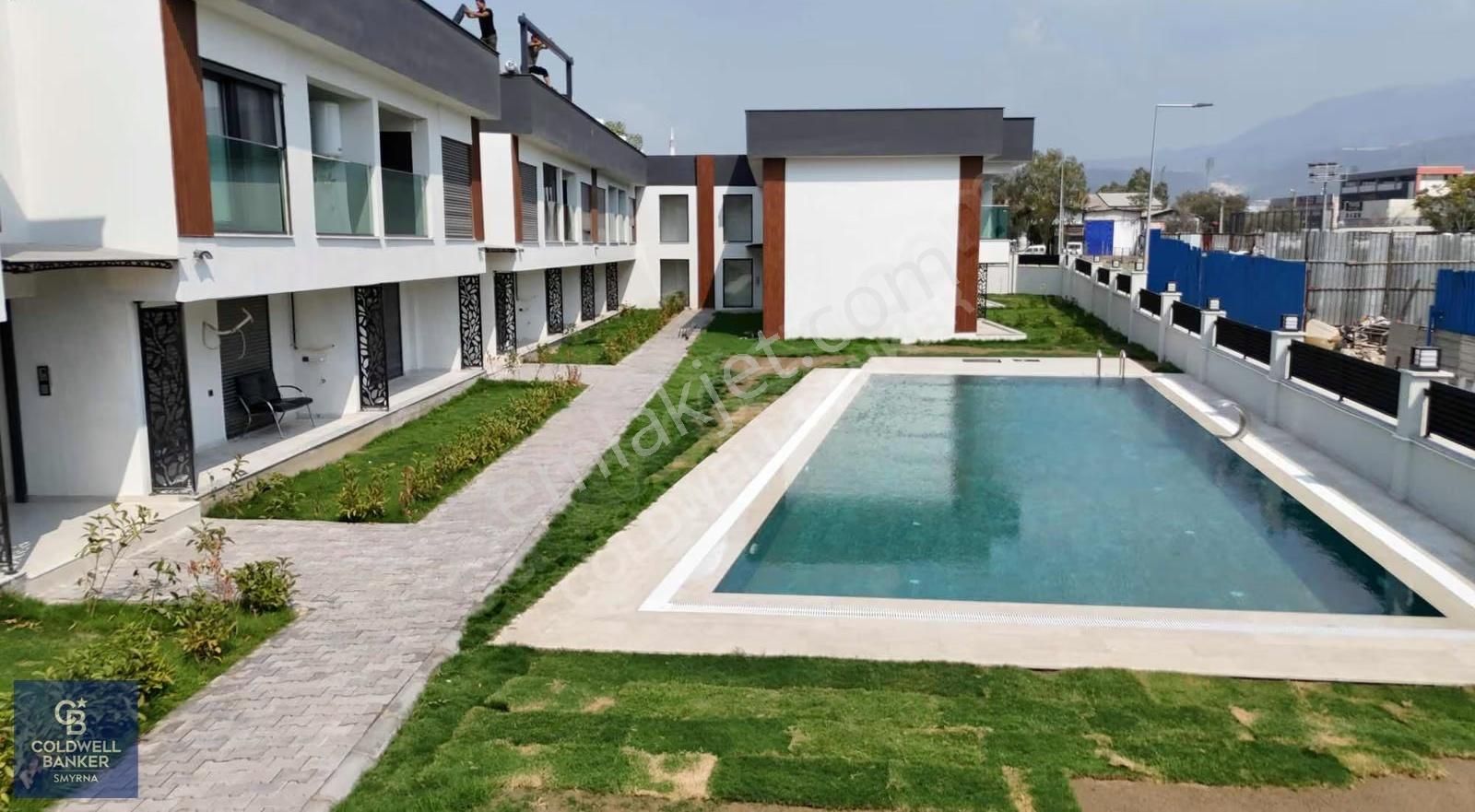 Bornova Garden'da Bahçe Kullanımlı 1+1 Havuzlu & Güvenlikli Site - Görsel 11