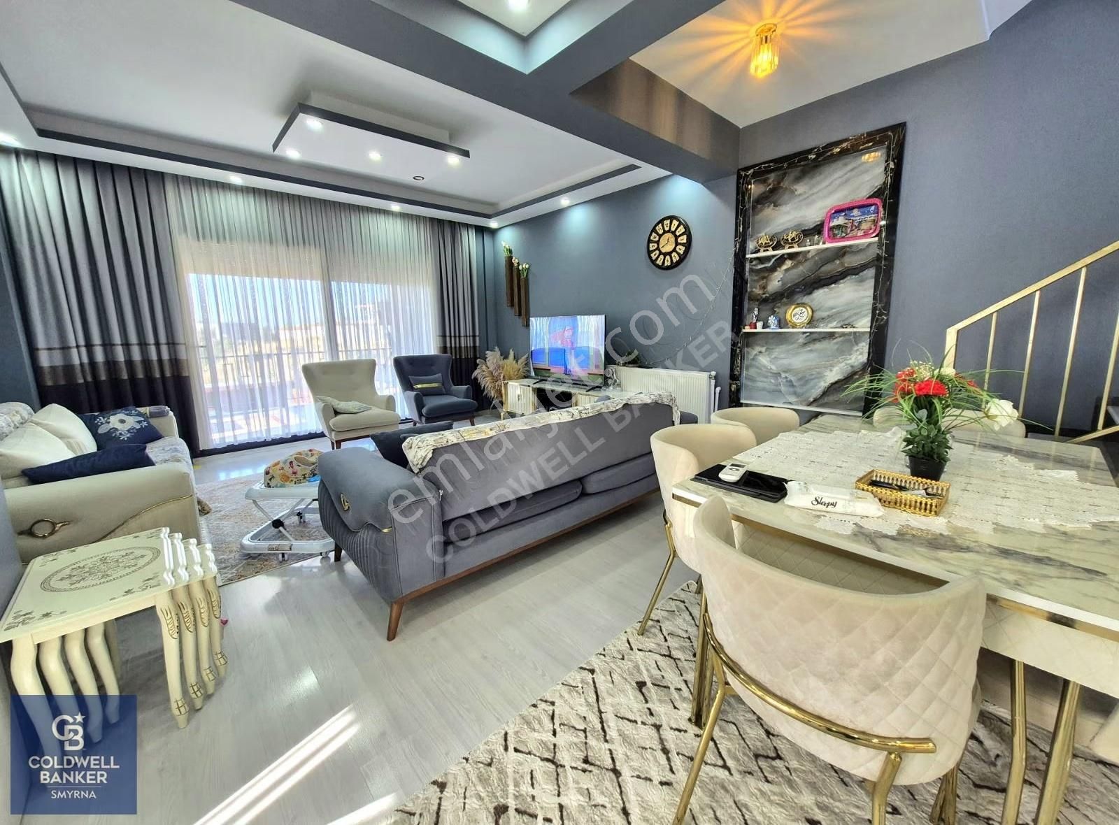 Çeşme Musalla'da Satılık Triplex 10+4 İki Havuzlu İkiz Villa - Görsel 19