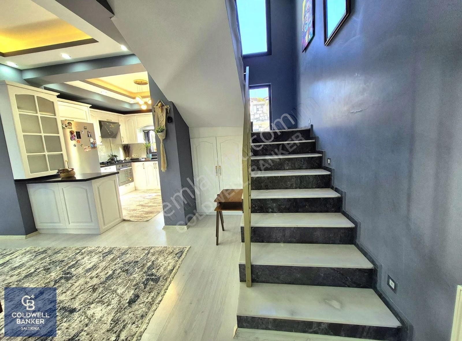 Çeşme Musalla'da Satılık Triplex 10+4 İki Havuzlu İkiz Villa - Görsel 20