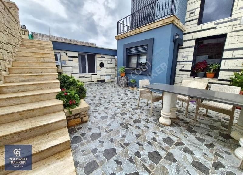 Çeşme Musalla'da Satılık Triplex 10+4 İki Havuzlu İkiz Villa - Görsel 6