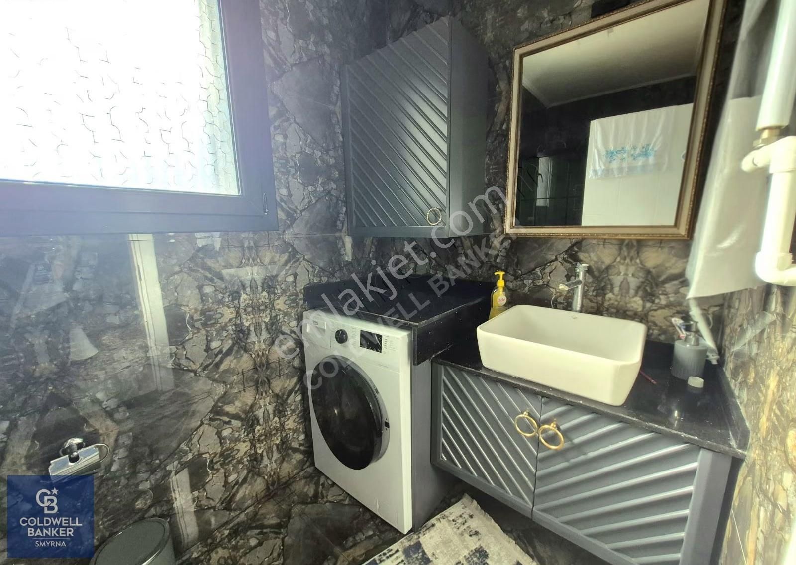 Çeşme Musalla'da Satılık Triplex 10+4 İki Havuzlu İkiz Villa - Görsel 13