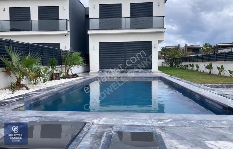 Cb Smyrna'dan Çeşme Ilıca'da Müstakil Havuzlu Villa