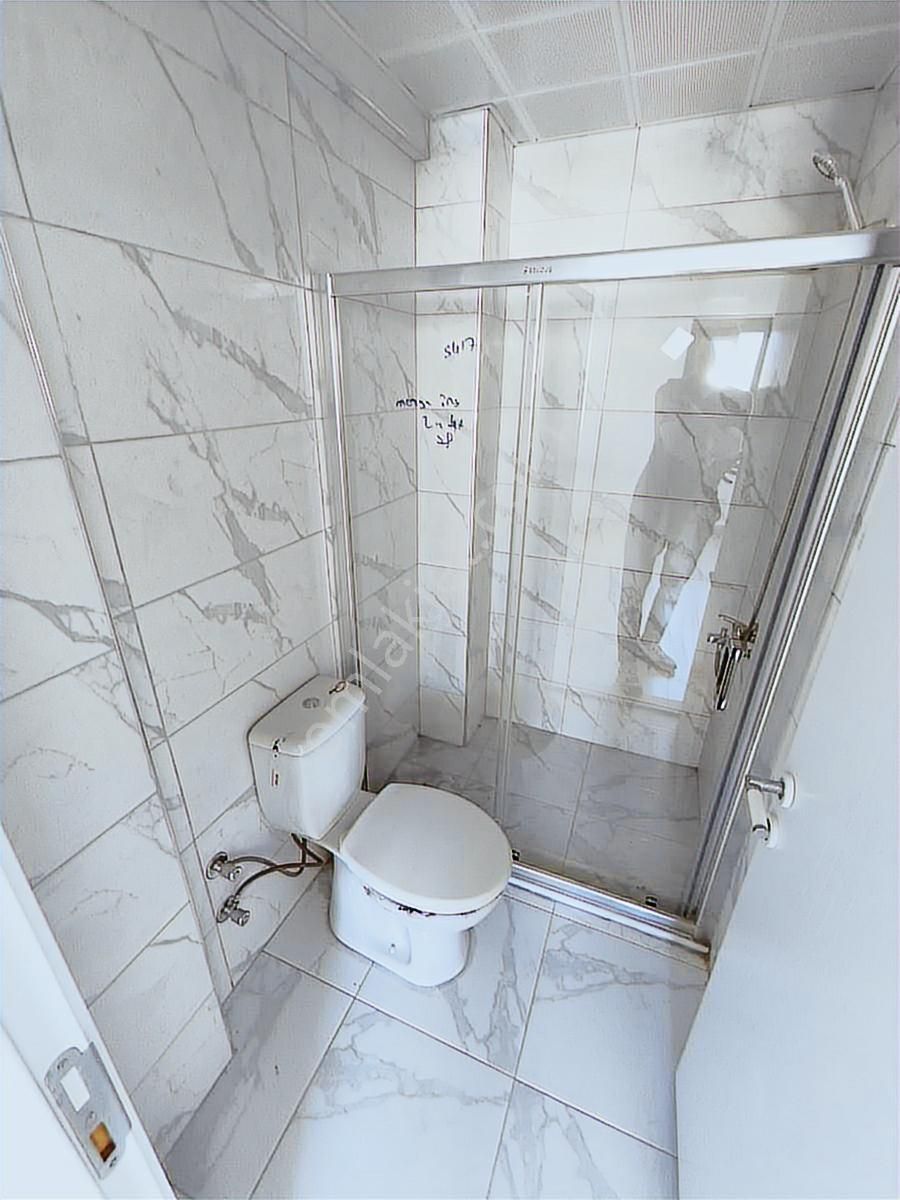 Bahçelievler Mahallesinde Sıfır 3+1 Ebeveyn Banyolu Arakat Ferah - Görsel 2