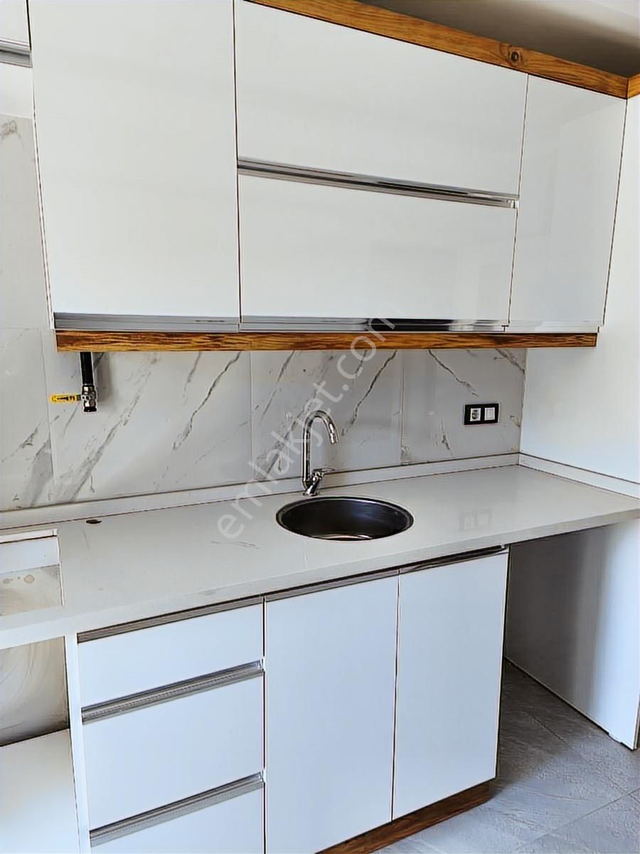 Bahçelievler Mahallesinde Sıfır 3+1 Ebeveyn Banyolu Arakat Ferah - Görsel 9