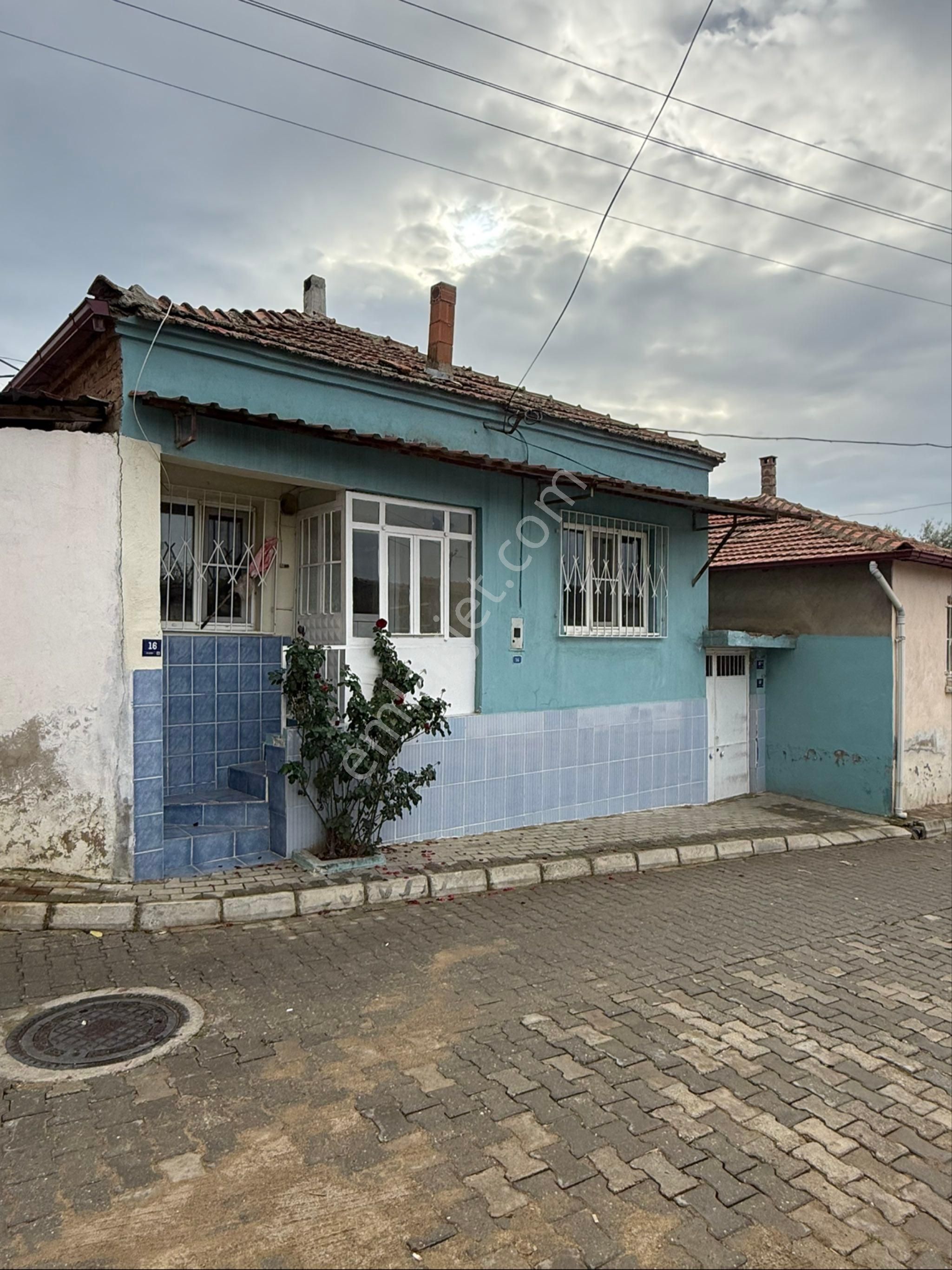 Kuyucakda Satılık Müstakil 3 Ev