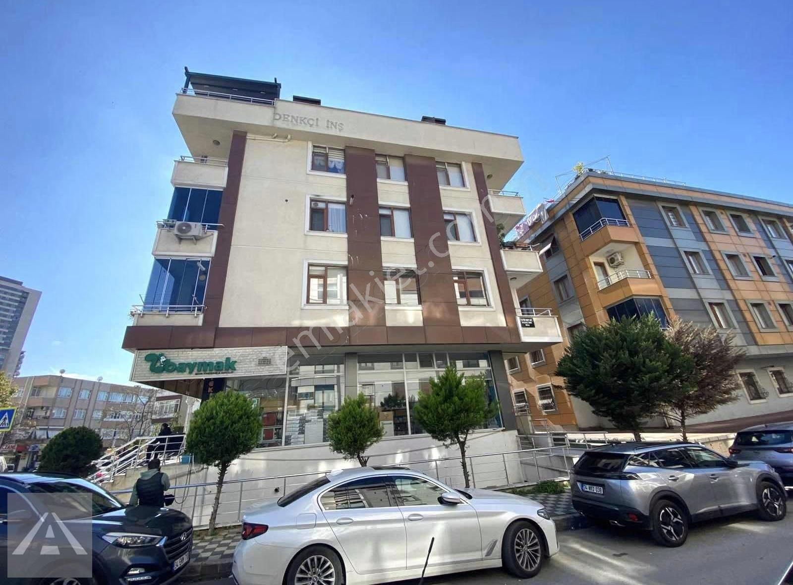 Küçükyalı'da Metro'ya Yürüme Mesafesin'de Balkonlu Ön Köşe 2+1 - Görsel 20