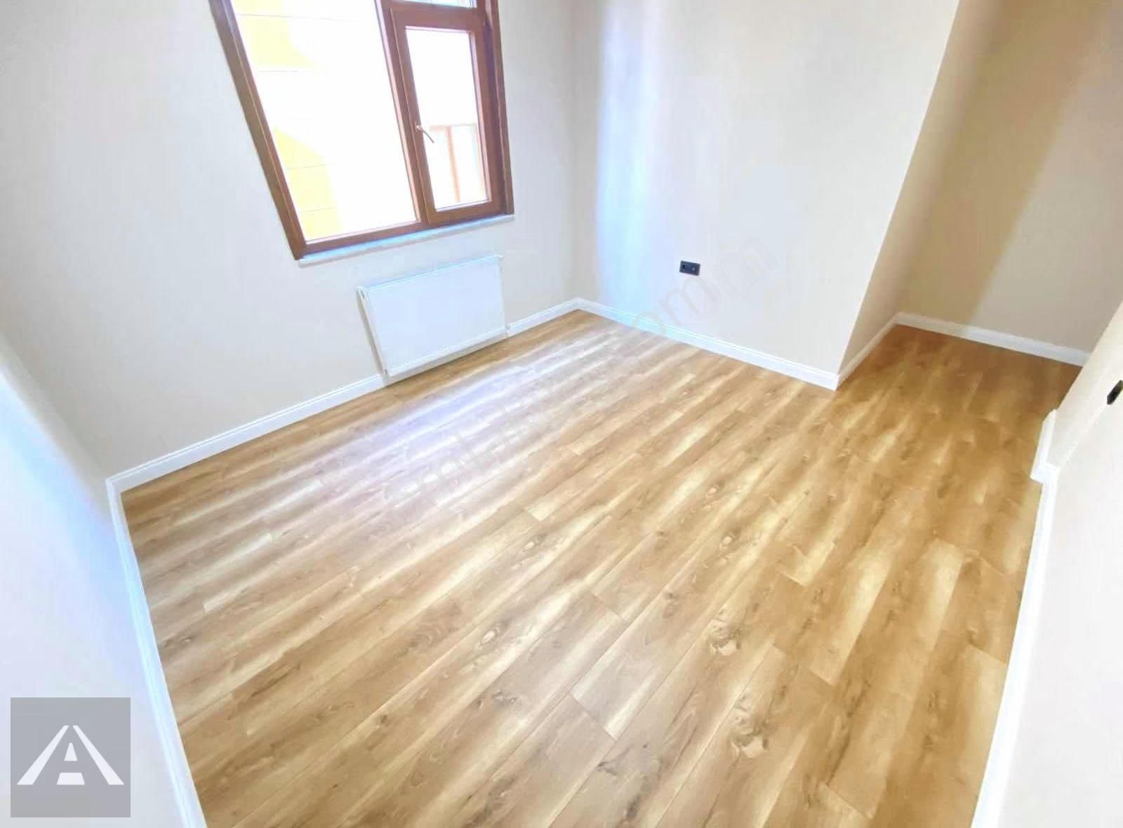 Küçükyalı'da Metro'ya Yürüme Mesafesin'de Balkonlu Ön Köşe 2+1 - Görsel 24